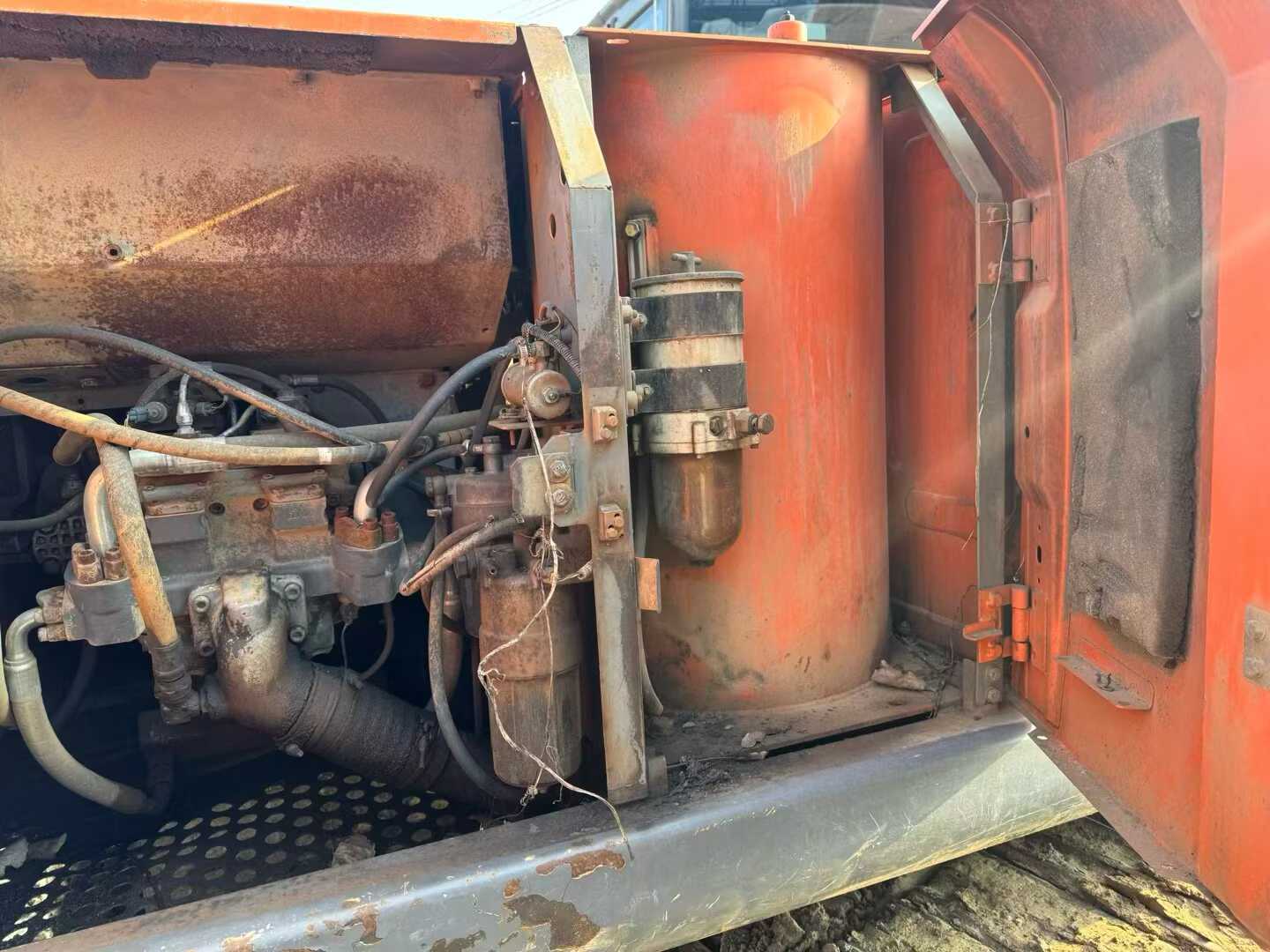 Used Hitachi ZAXIS200 Excavator 2011 Model / 3