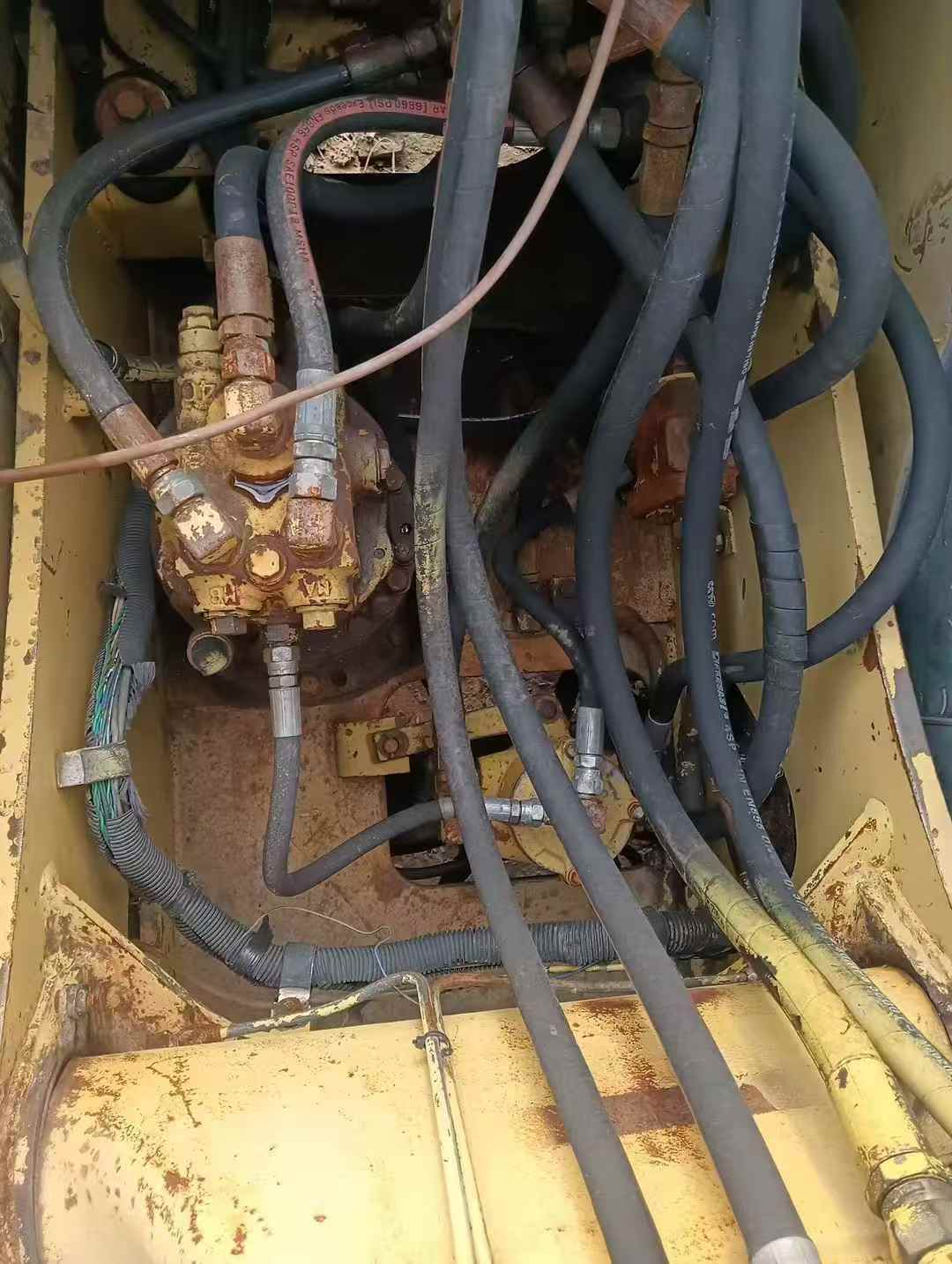 Used Komatsu PW100 Excavator 2016 Model / 3