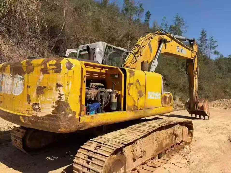 Used XCMG XE215C Excavator 2016 Model / 3