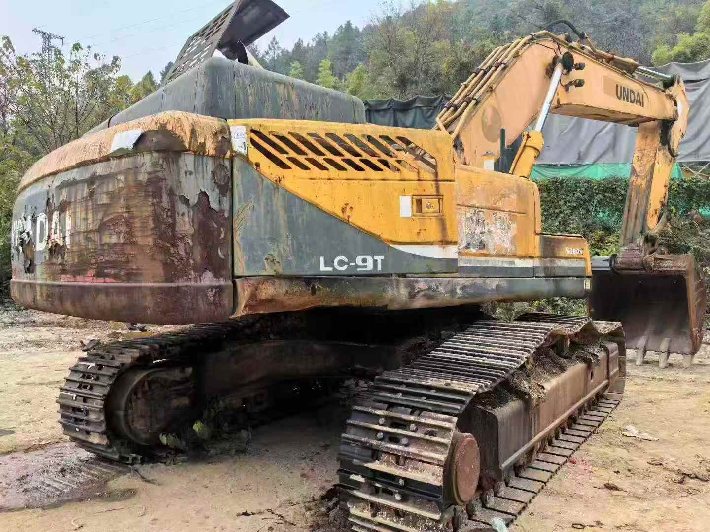 Used Hyundai R385LC-9T Excavator 2016 Model / 7