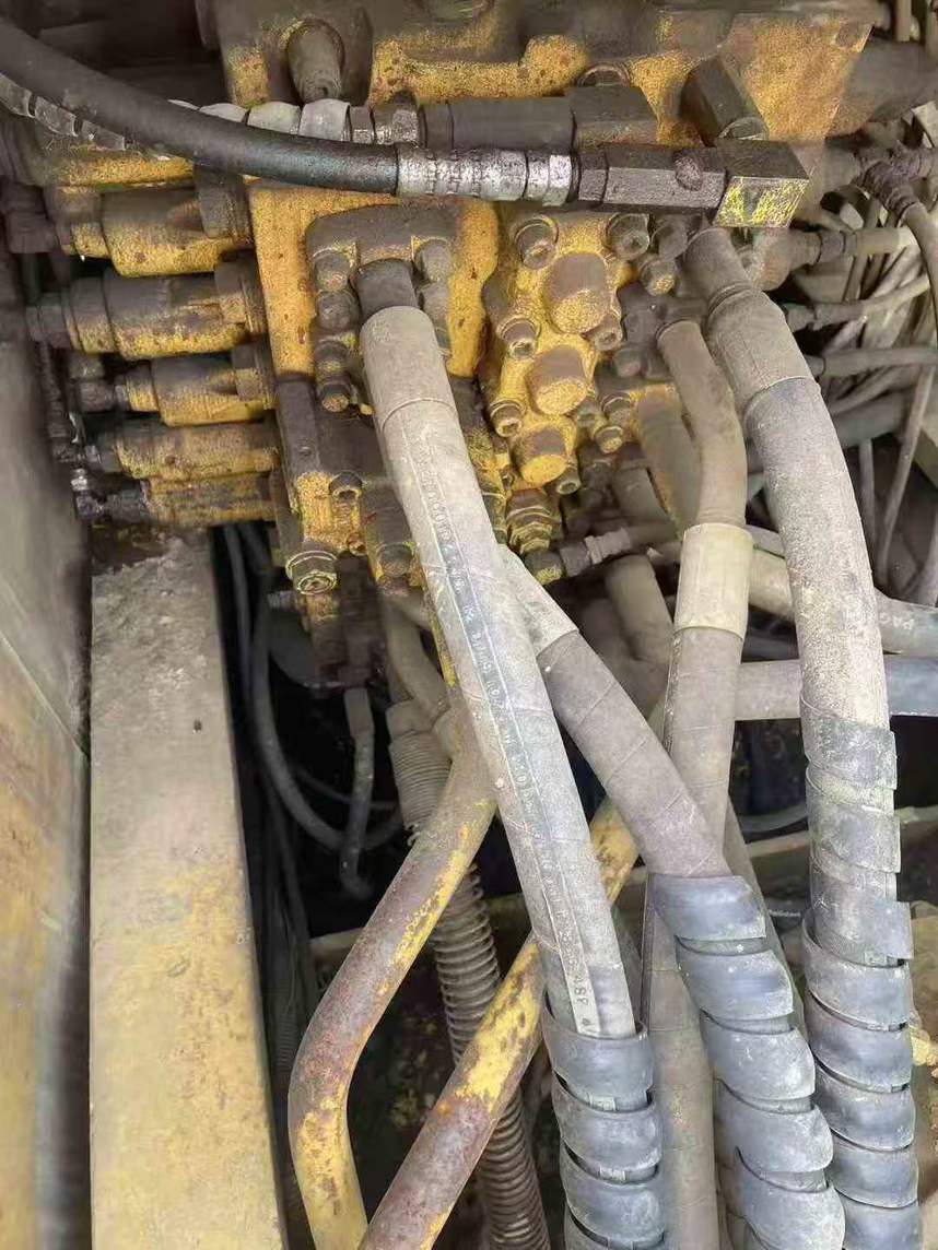 Used Komatsu PW200-7 Excavator 2016 Model / 9