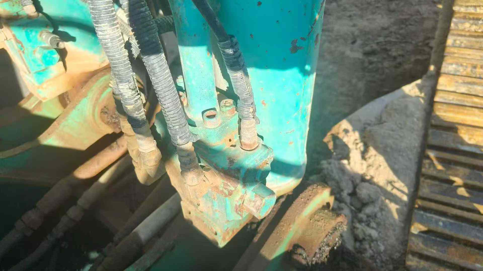 Used Kobelco SK200 Excavator 2016 Model / 2