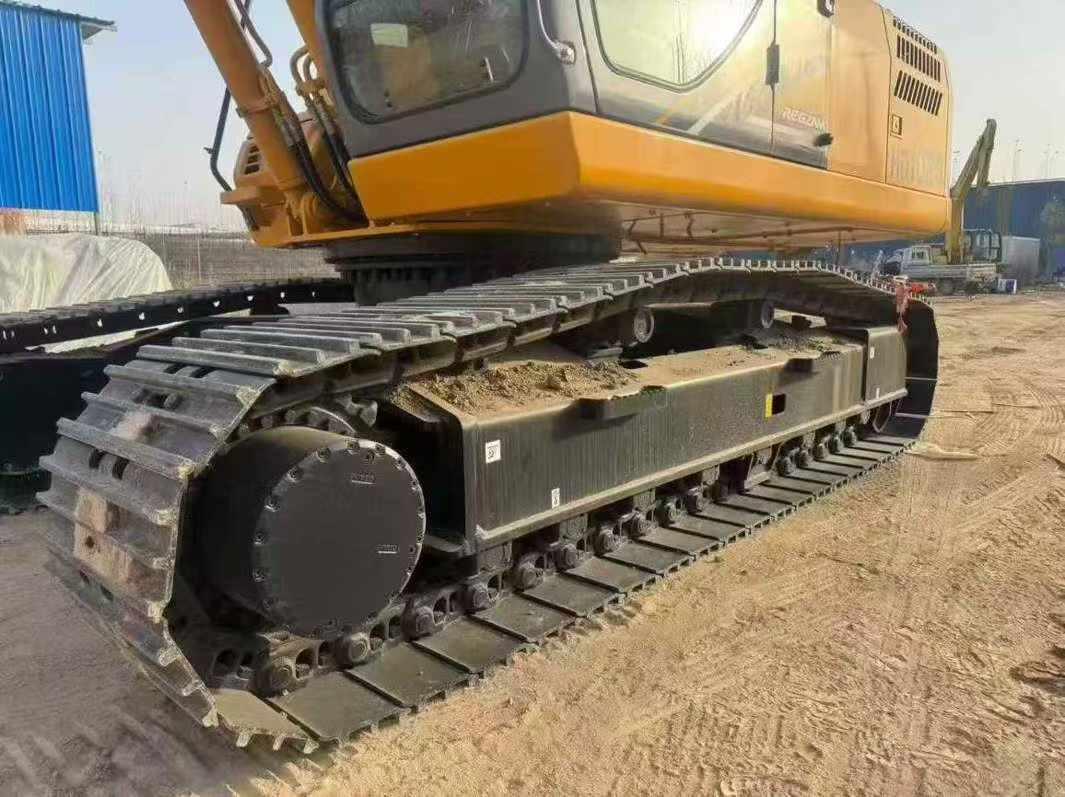 Used Kato HD1023 Excavator 2022 Model / 4