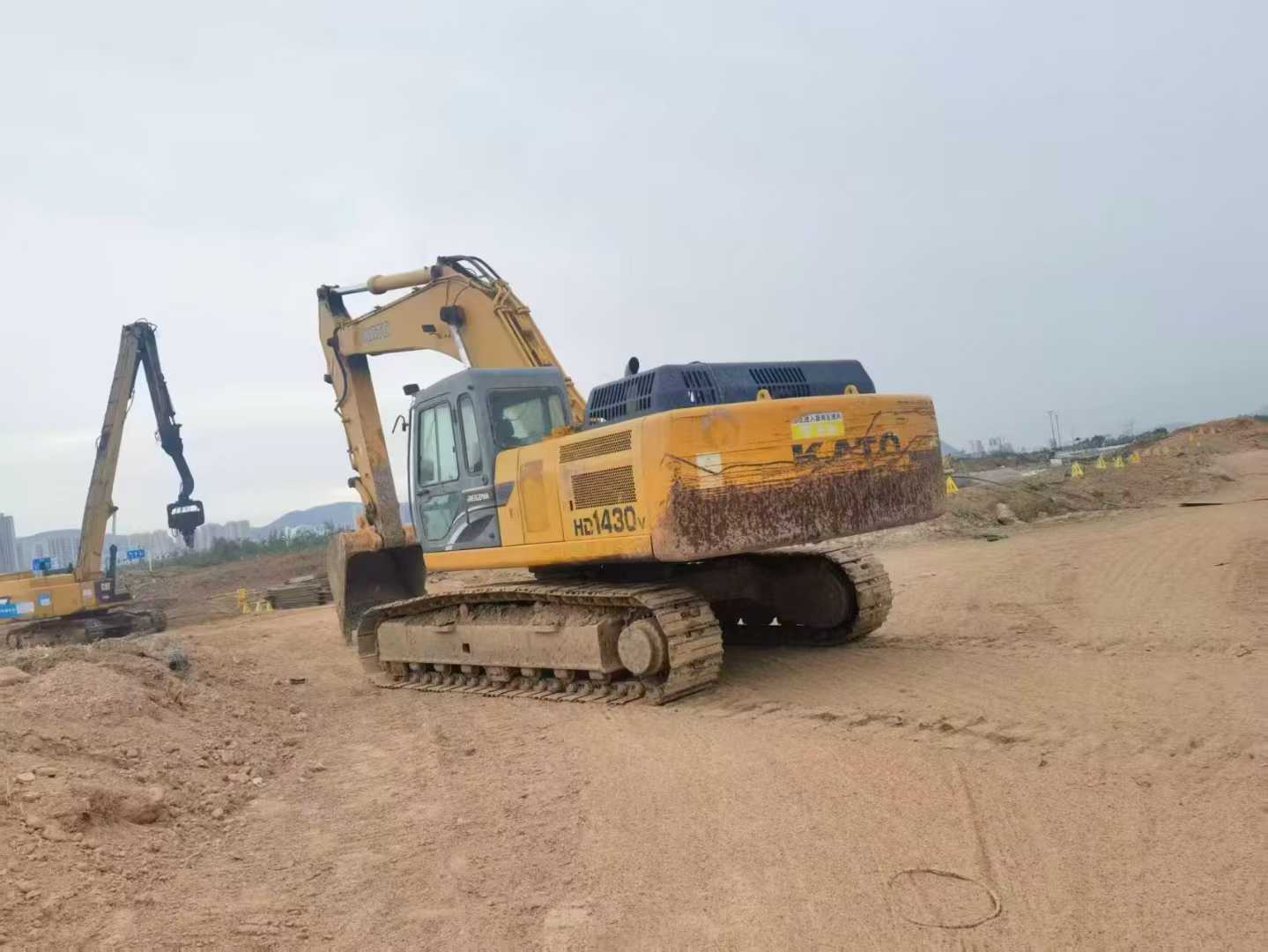 Used Kato HD1430 Excavator 2016 Model / 4