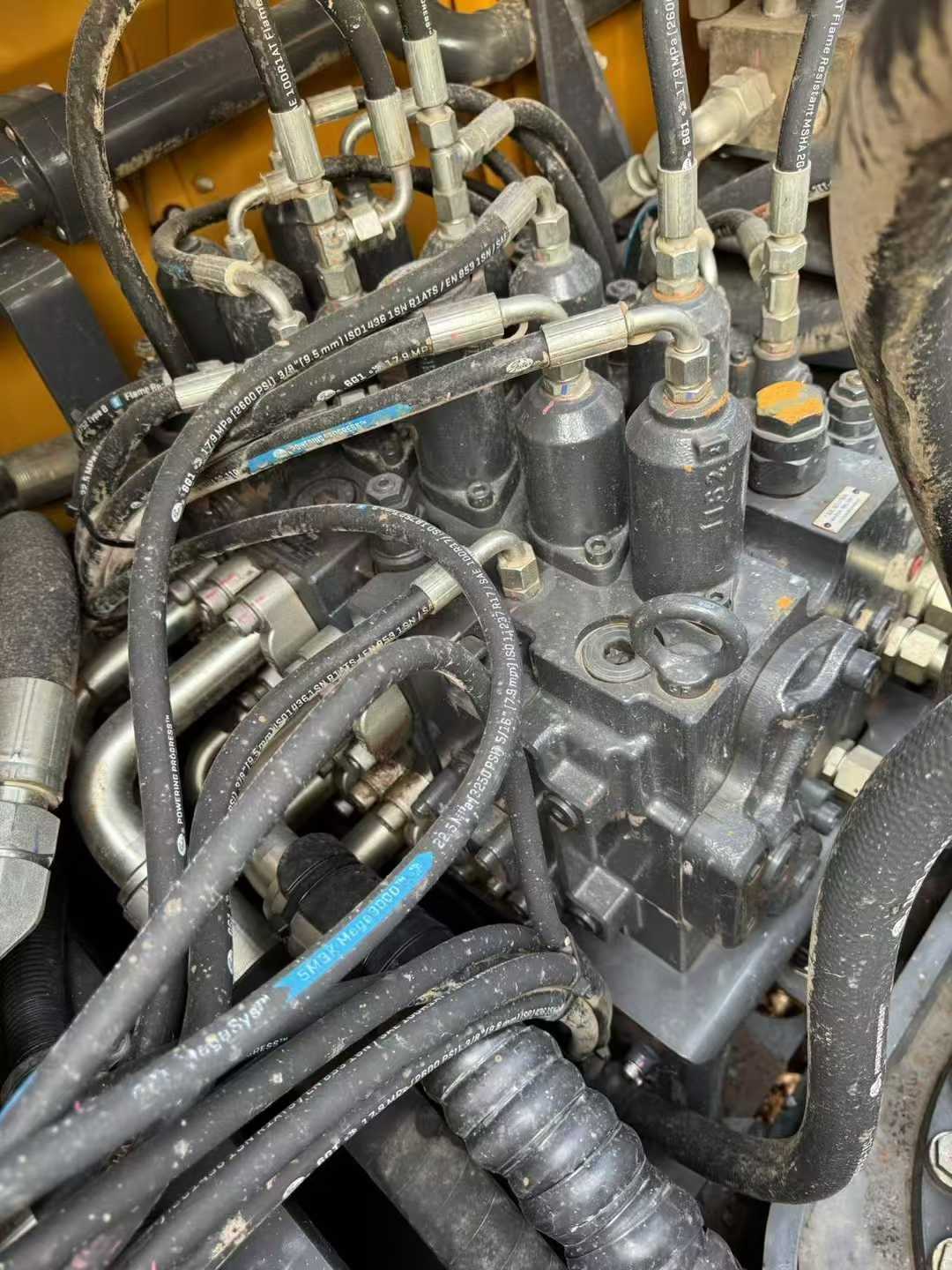 Used XCMG XE60 Excavator 2022 Model / 3