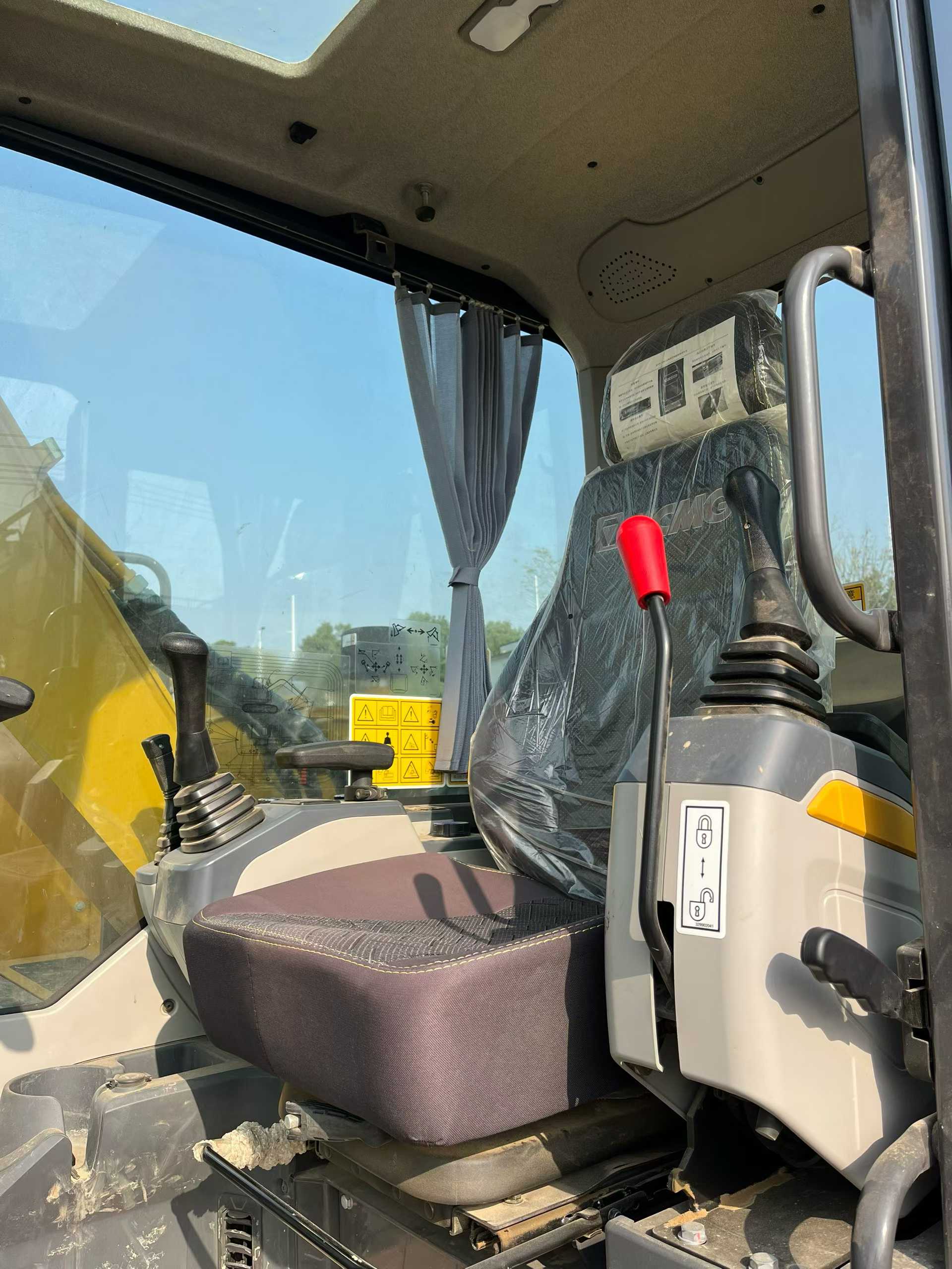 Used XCMG XE75WD Excavator 2016 Model / 5