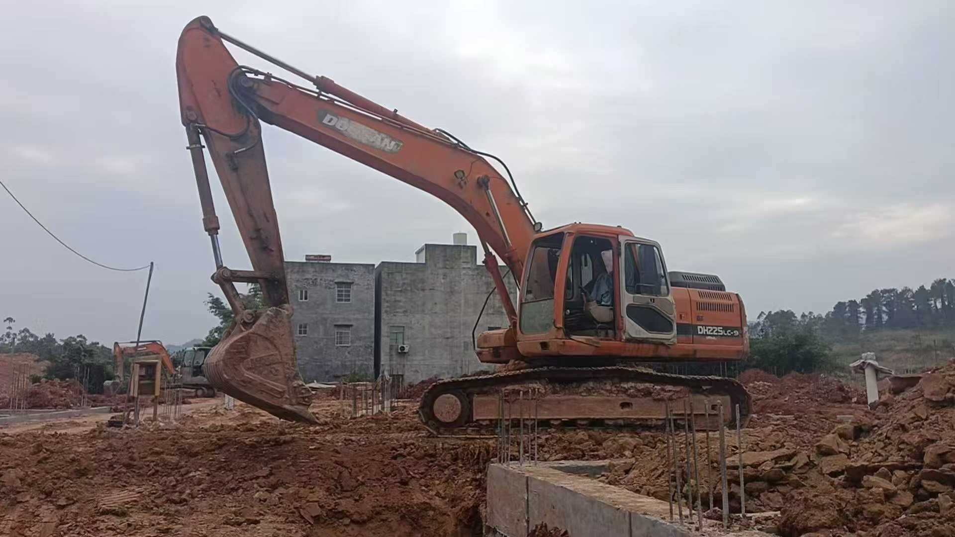 Buy Doosan S225 Used Excavator / 3 Used Doosan S225 Excavator 2016 Model / 3