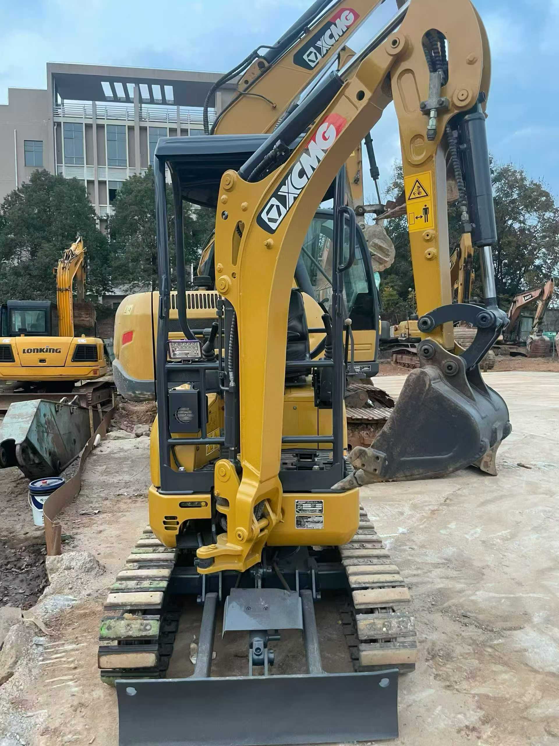 Used XCMG XE15U Excavator 2020 Model / 4