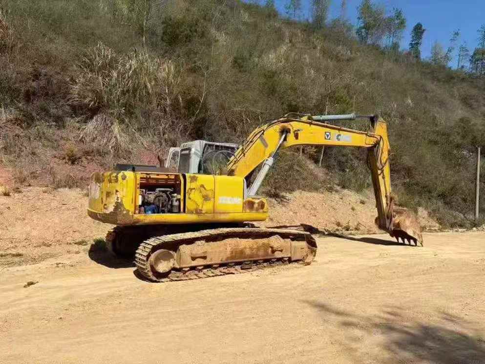 Used XCMG XE215C Excavator 2016 Model / 2