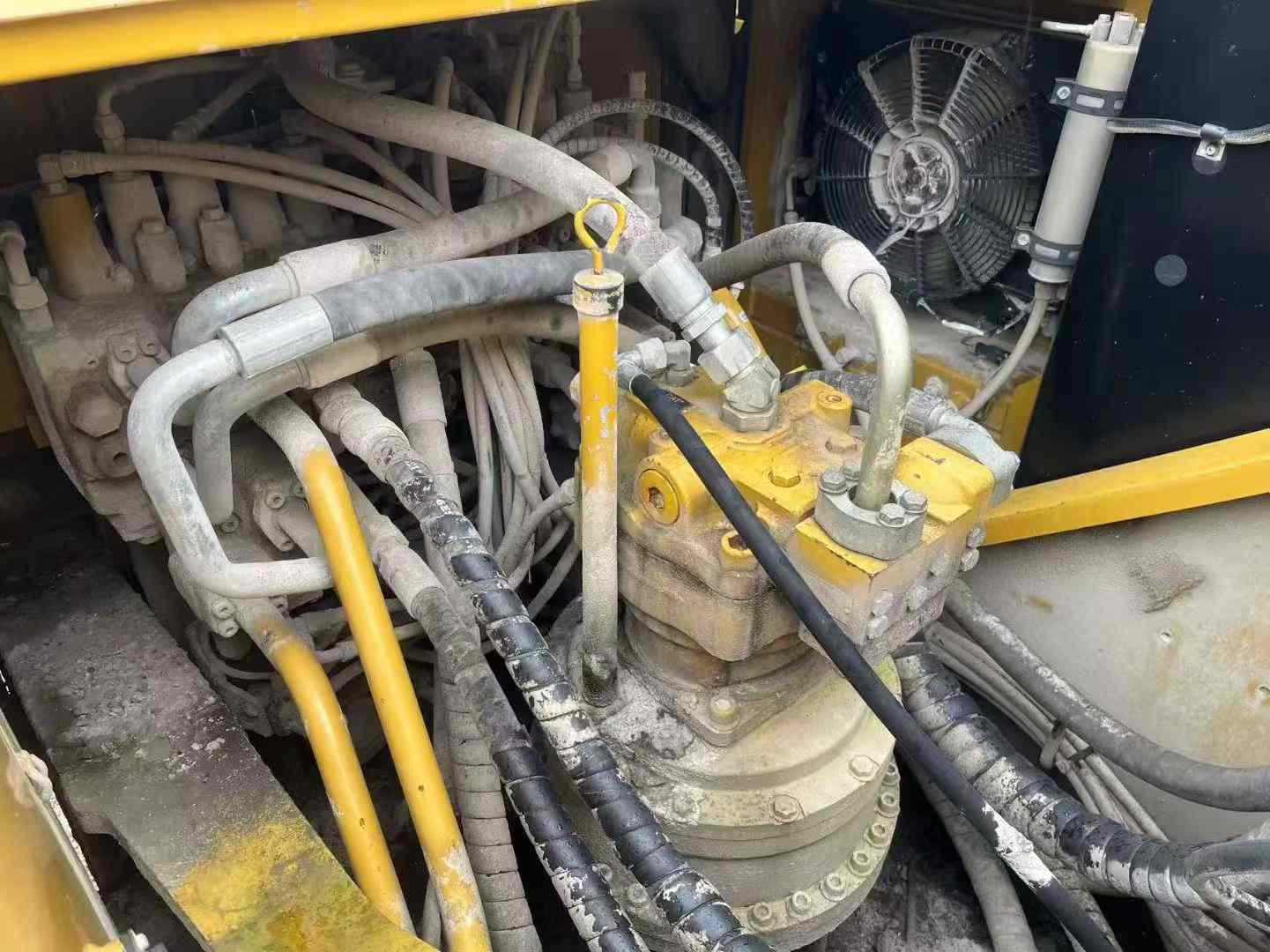 Used Caterpillar 330L Excavator 2018 Model / 3