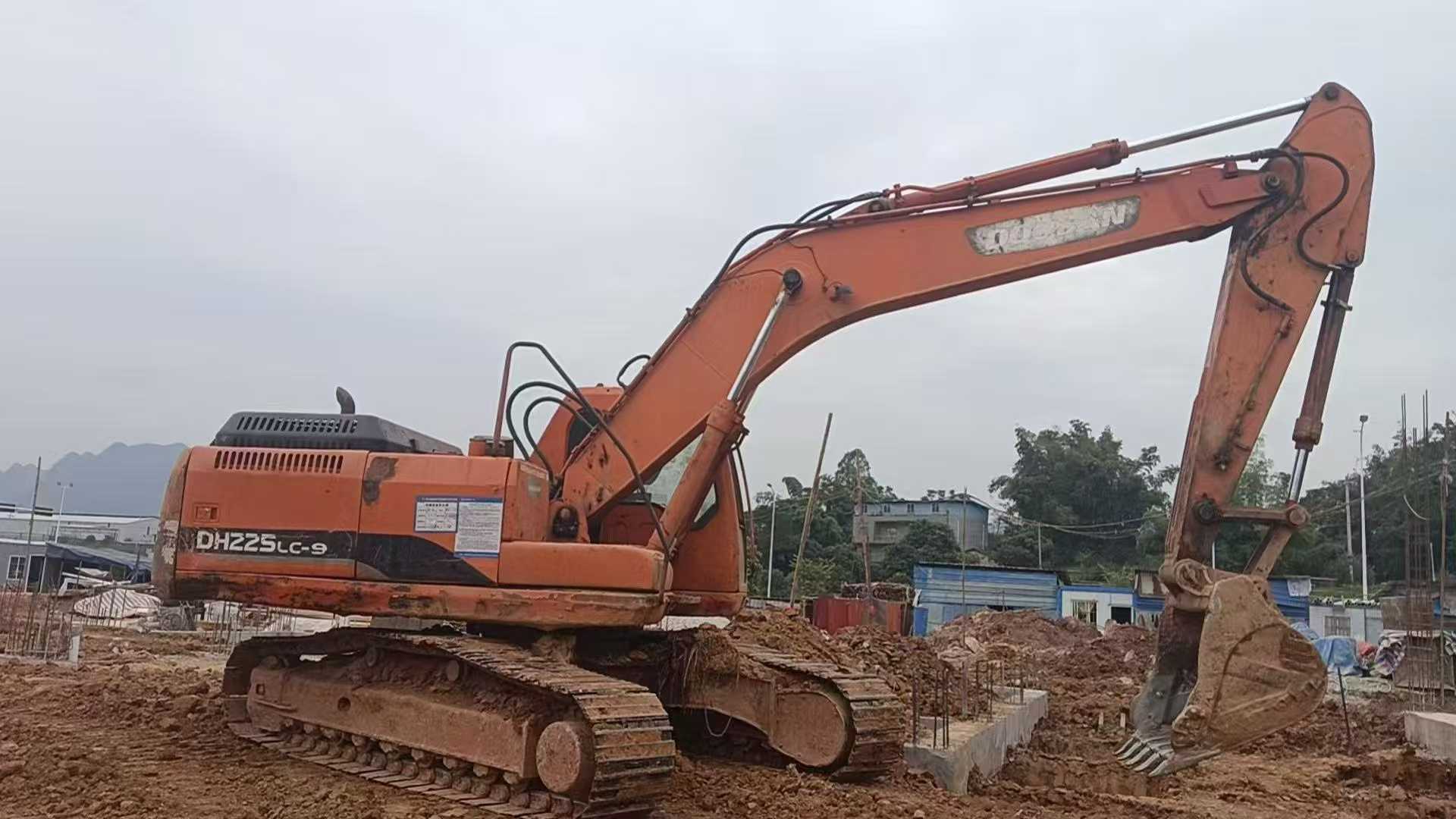Buy Doosan S225 Used Excavator / 2 Used Doosan S225 Excavator 2016 Model / 2
