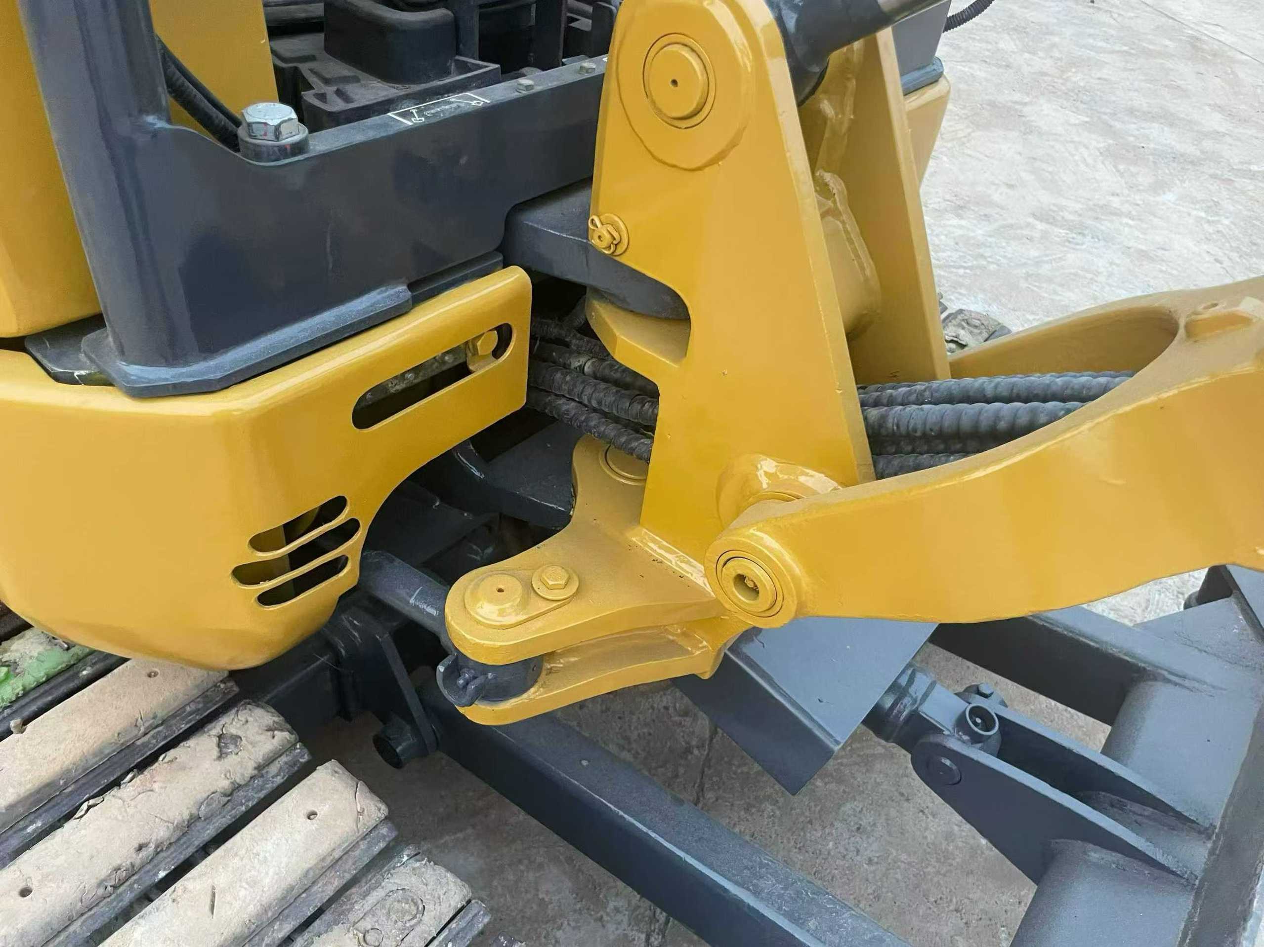 Used XCMG XE15U Excavator 2020 Model / 6