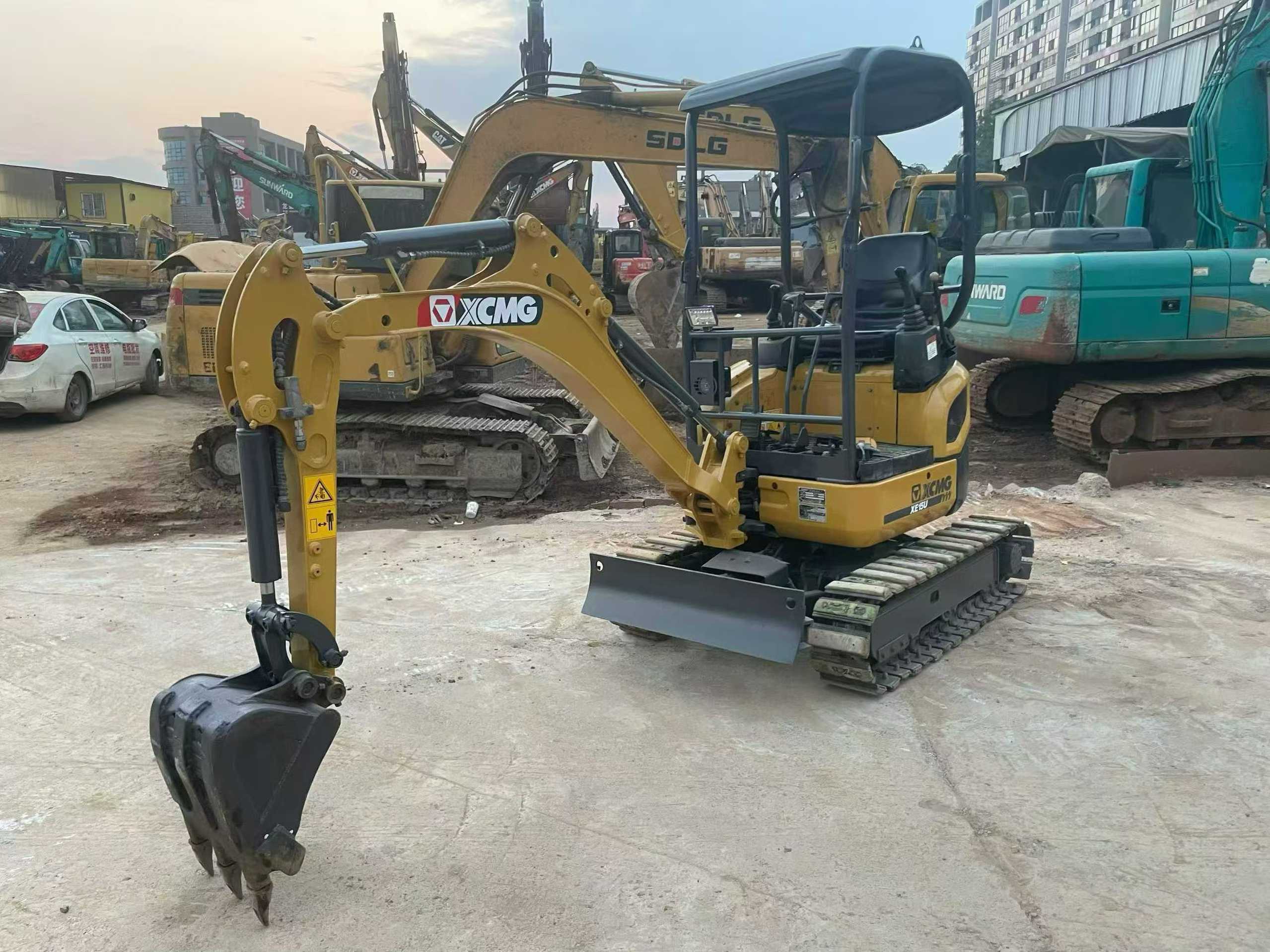 Used XCMG XE15U Excavator 2020 Model / 3