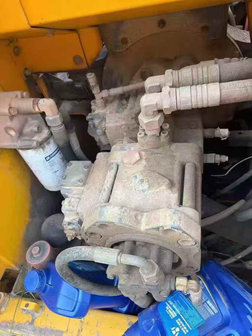 Used XCMG XE215C Excavator 2016 Model / 6