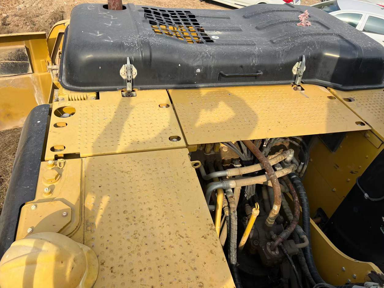 Used Caterpillar 323 Excavator 2017 Model / 5