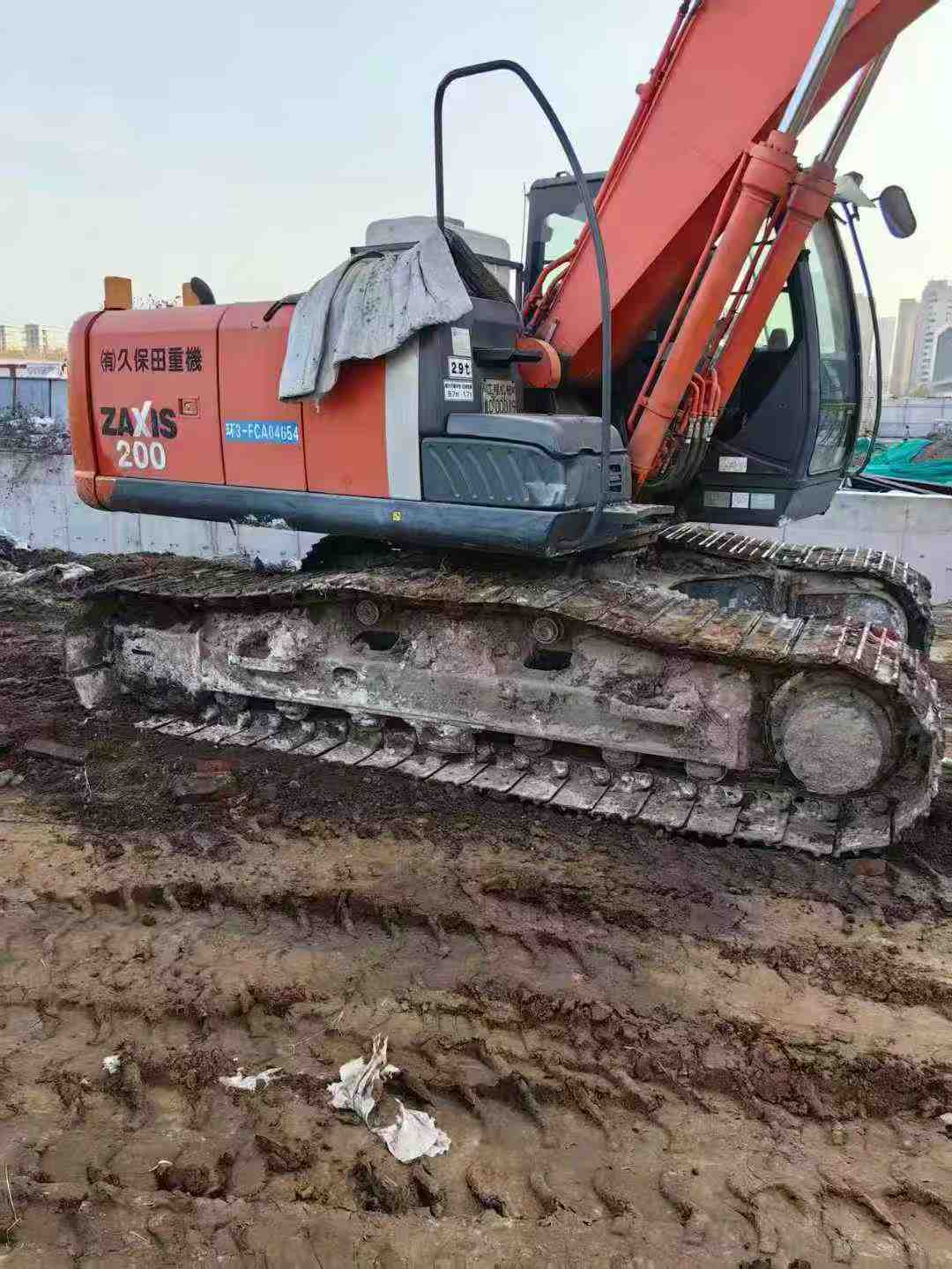 Used Hitachi ZAXIS200 Excavator 2012 Model / 2