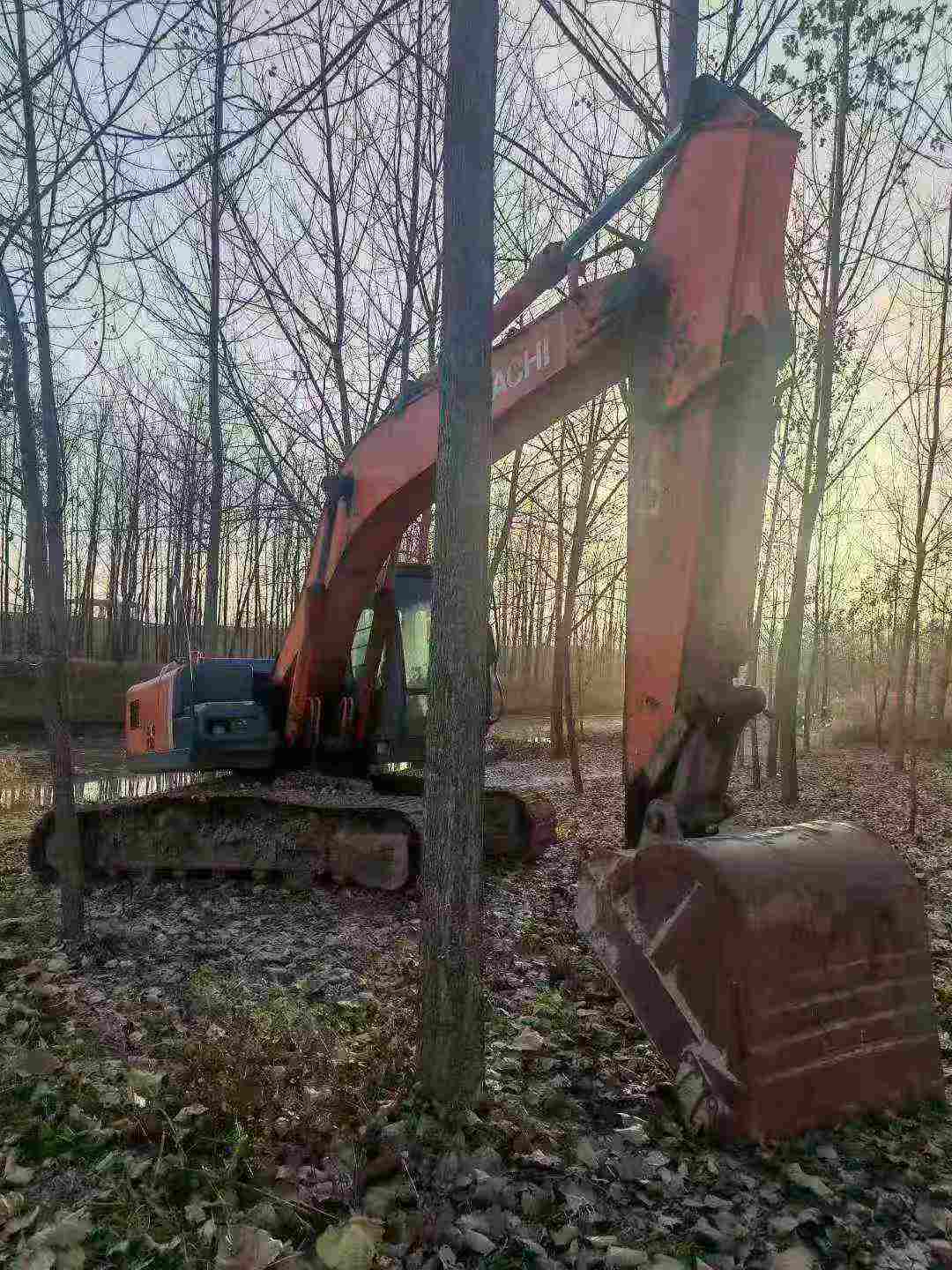 Used Hitachi ZAXIS200 Excavator 2011 Model / 7