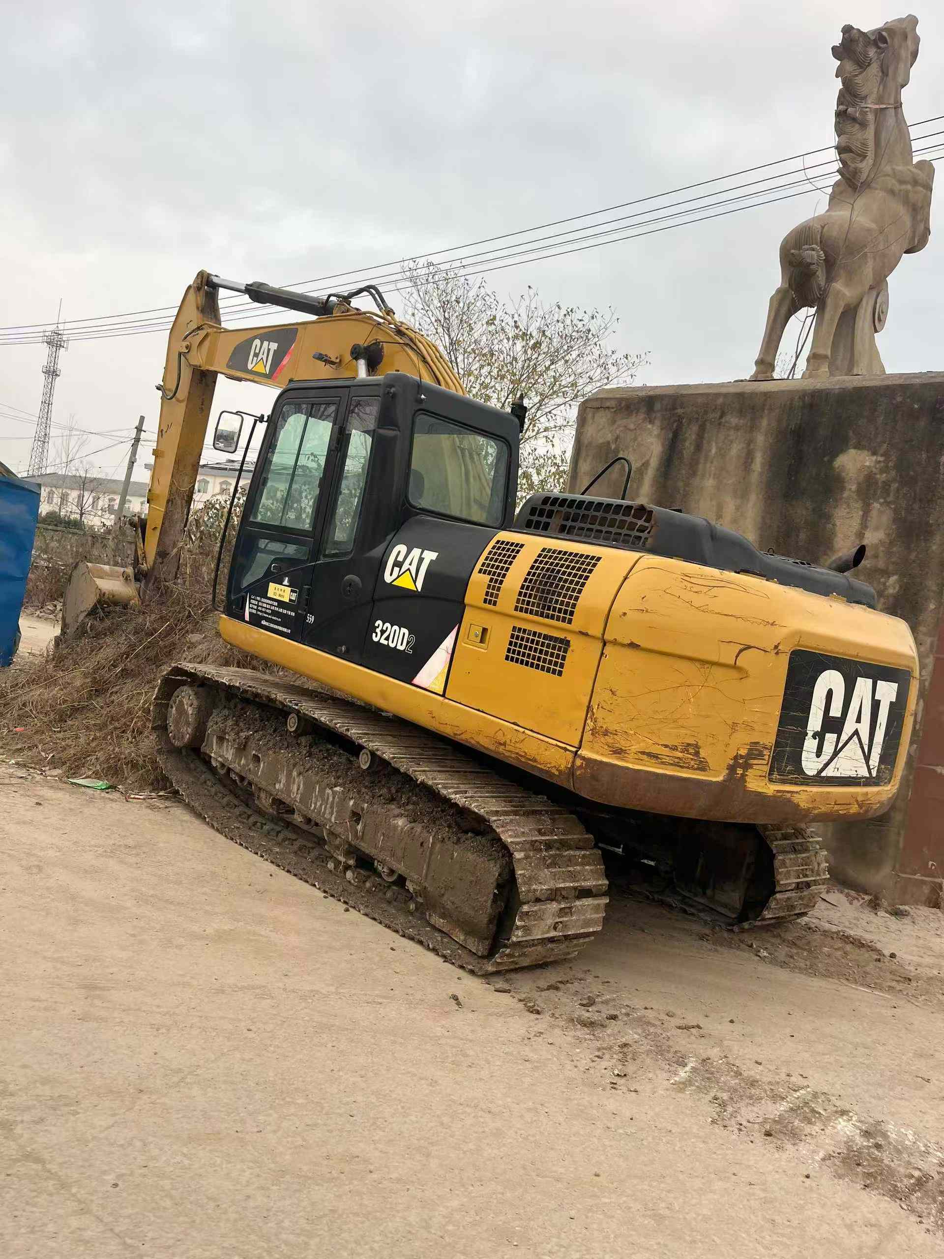 Buy Caterpillar 320D Used Excavator / 1
