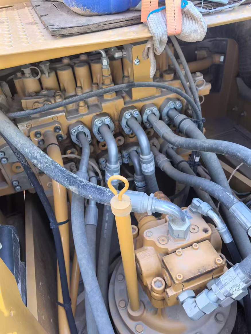 Used Caterpillar 323 Excavator 2021 Model / 3