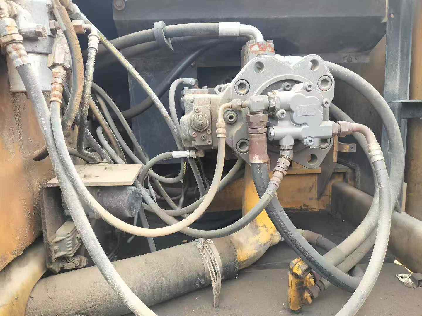 Used Kato HD820 Excavator 2016 Model / 6