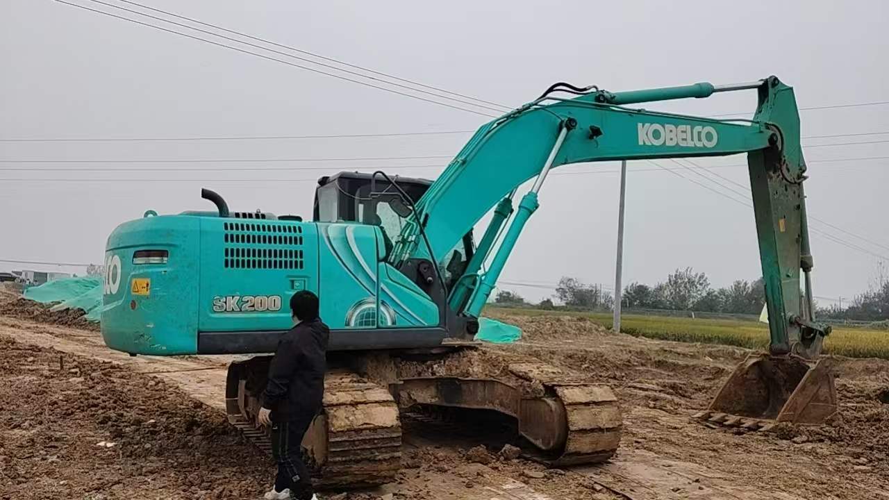 Used Kobelco SK200-10 Excavator 2018 Model / 3