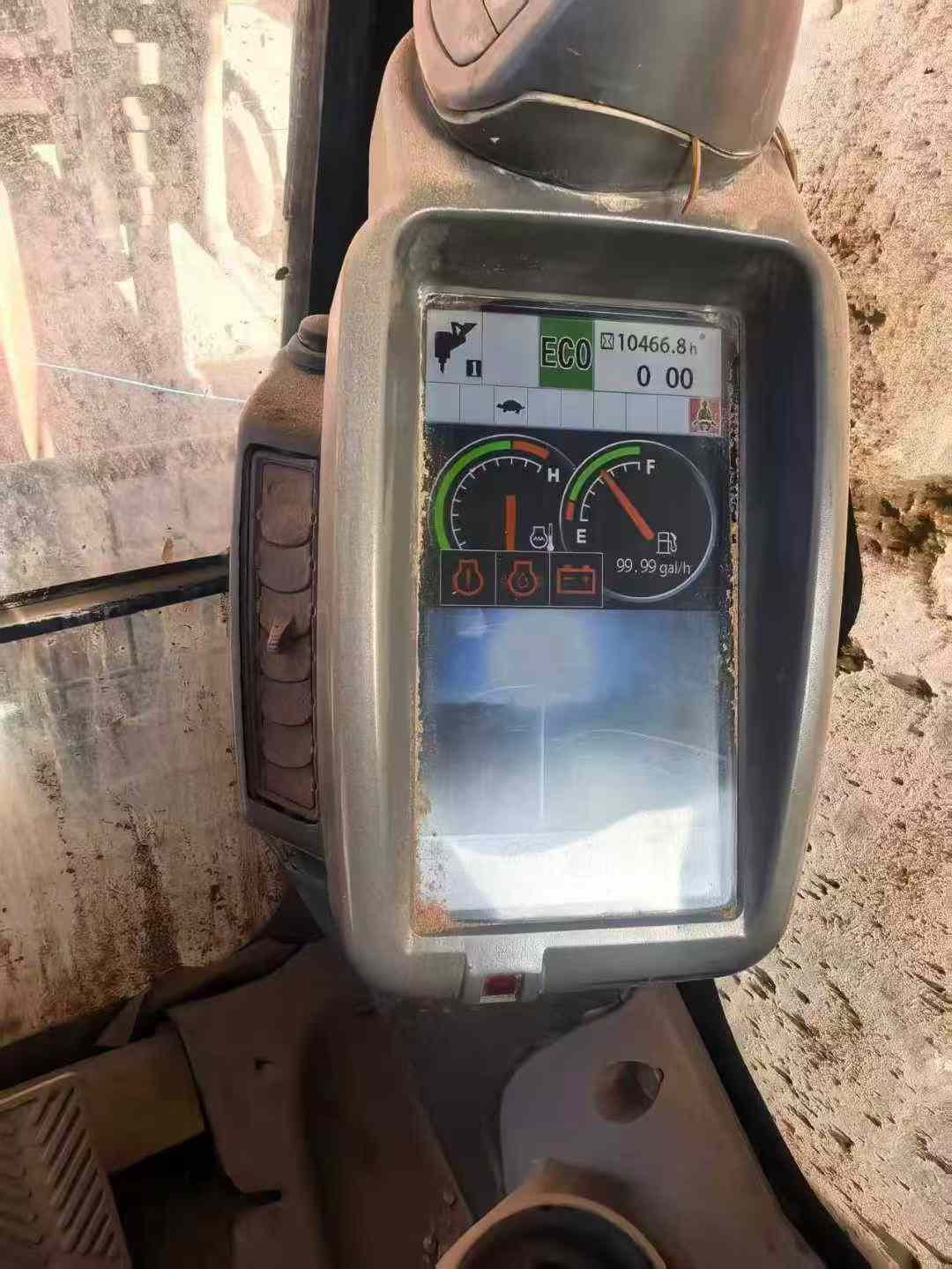 Used Hitachi ZX60 Excavator 2014 Model / 8