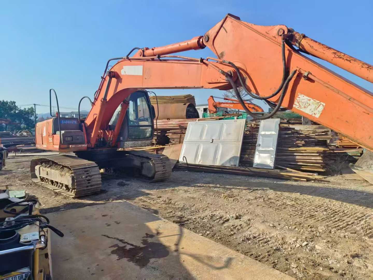 Used Hitachi ZAXIS200 Excavator 2016 Model / 3