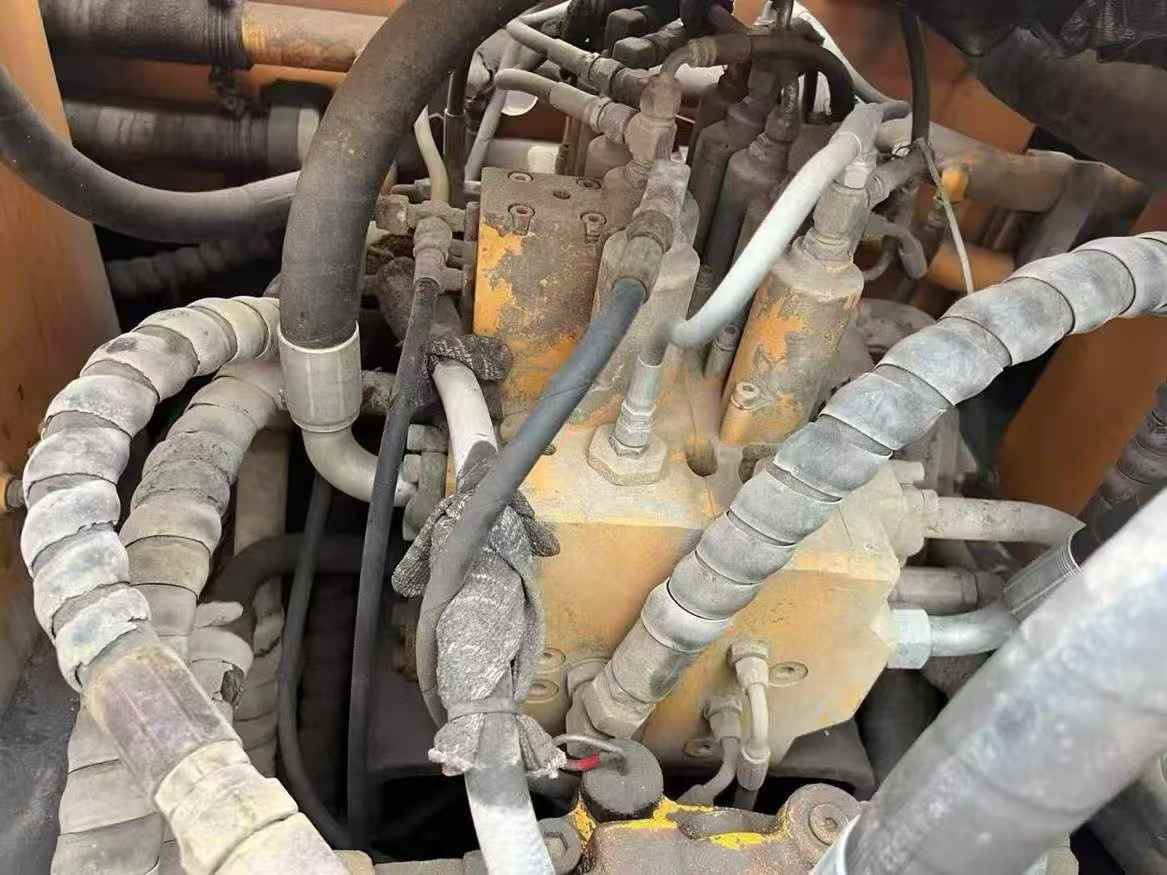 Used Hyundai R225-7 Excavator 2016 Model / 5