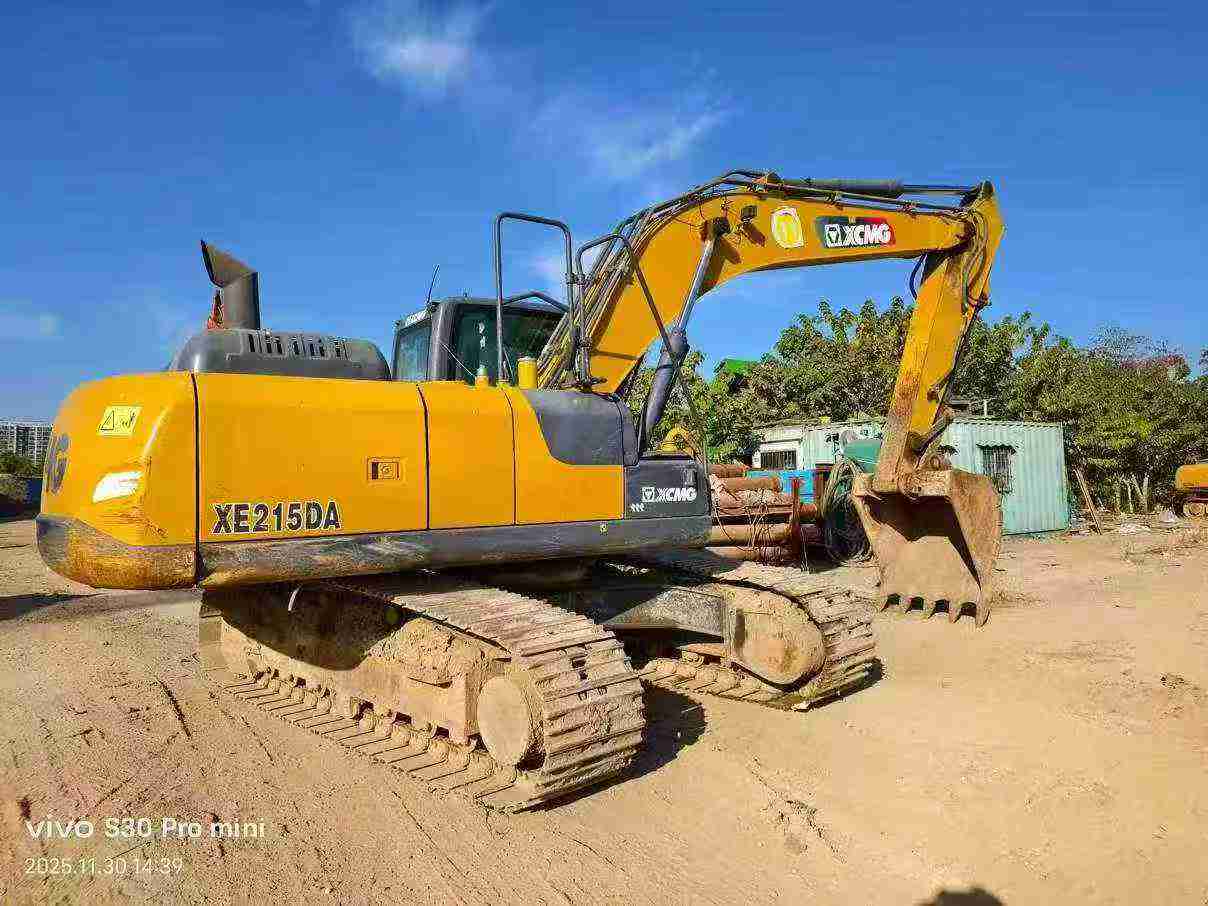 Used XCMG XE205GH Excavator 2021 Model / 7