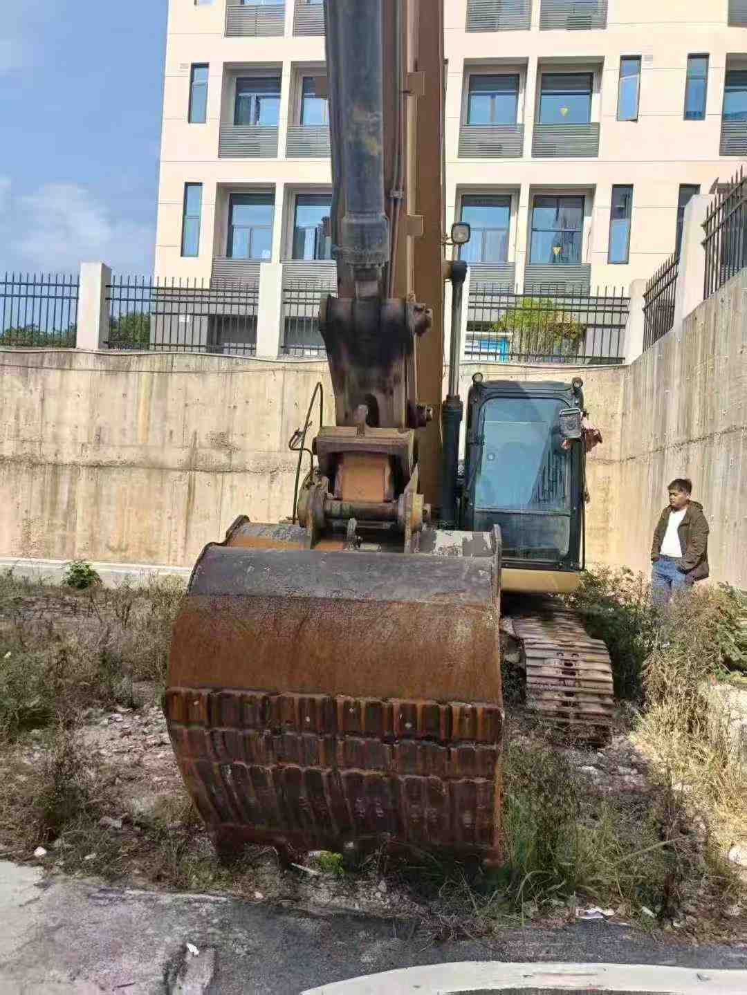 Buy Caterpillar 323 Used Excavator / 4 Used Caterpillar 323 Excavator 2016 Model / 4