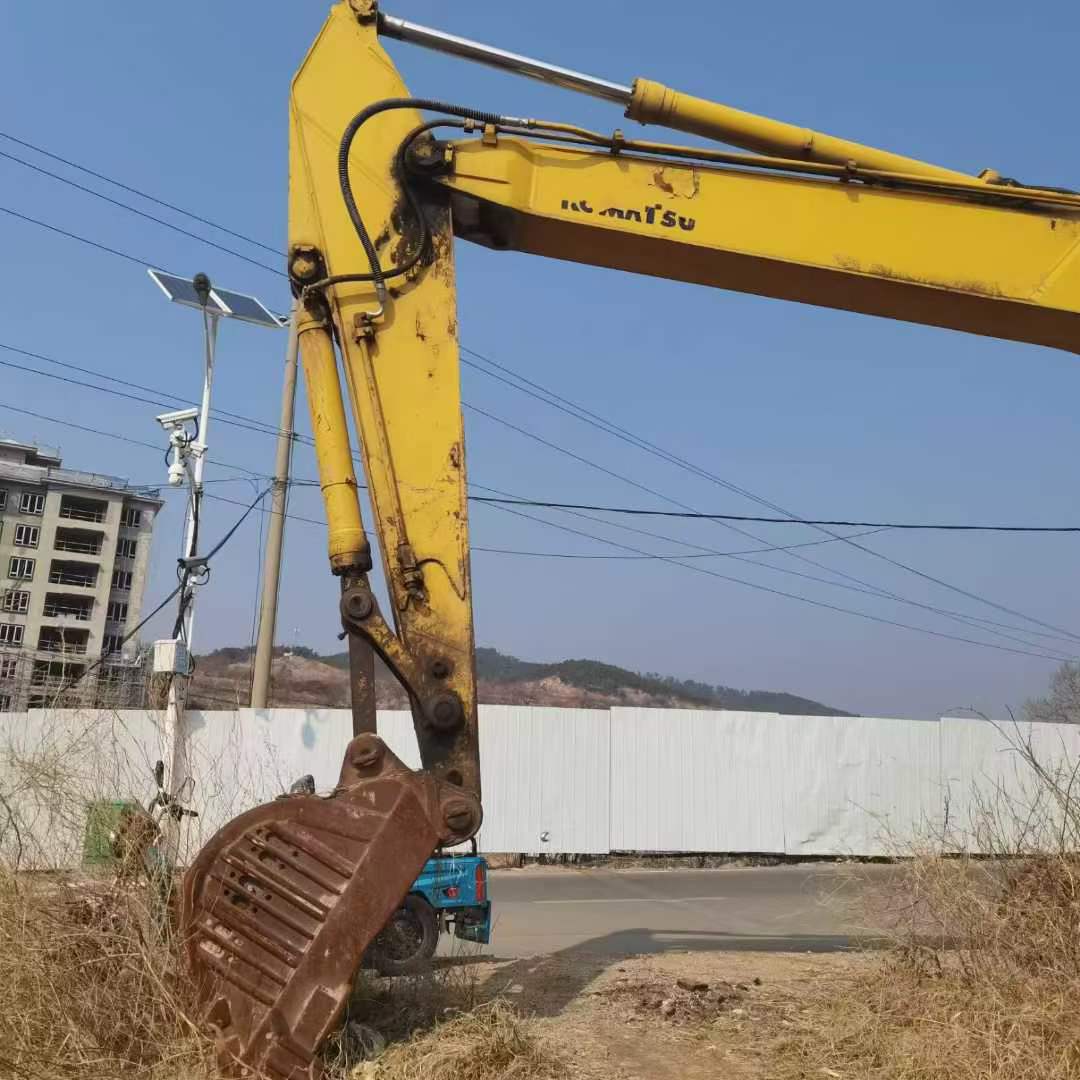 Buy Komatsu PC220-6 Used Excavator / 8 Used Komatsu PC220-6 Excavator 2016 Model / 8