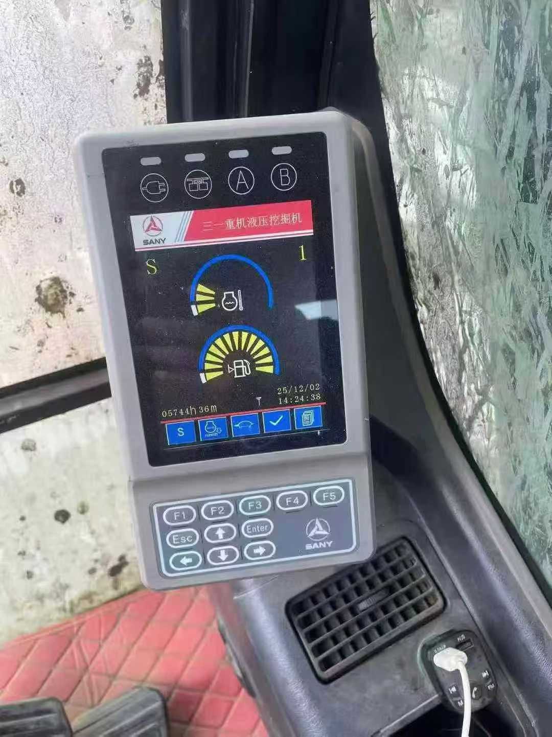 Used Sany SY205H Excavator 2019 Model / 6