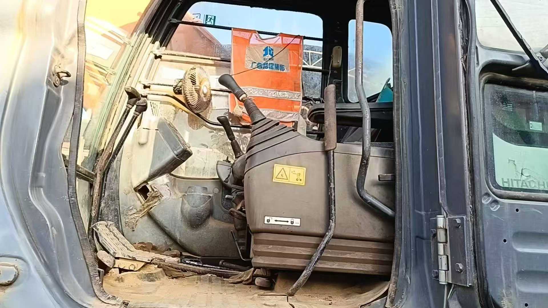 Used Hitachi ZX240 Excavator 2012 Model / 5