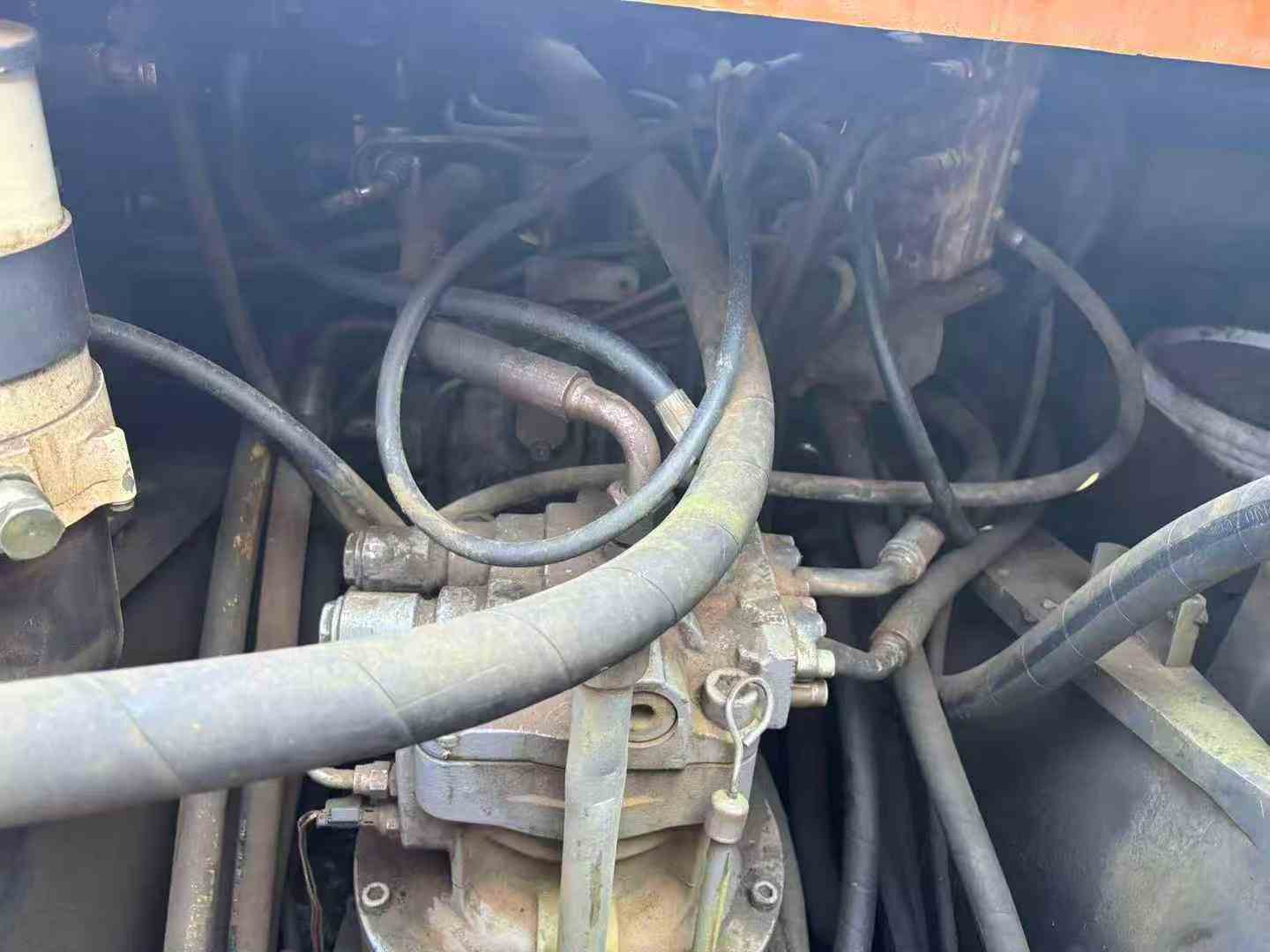 Used Hitachi ZX210-3G Excavator 2011 Model / 8