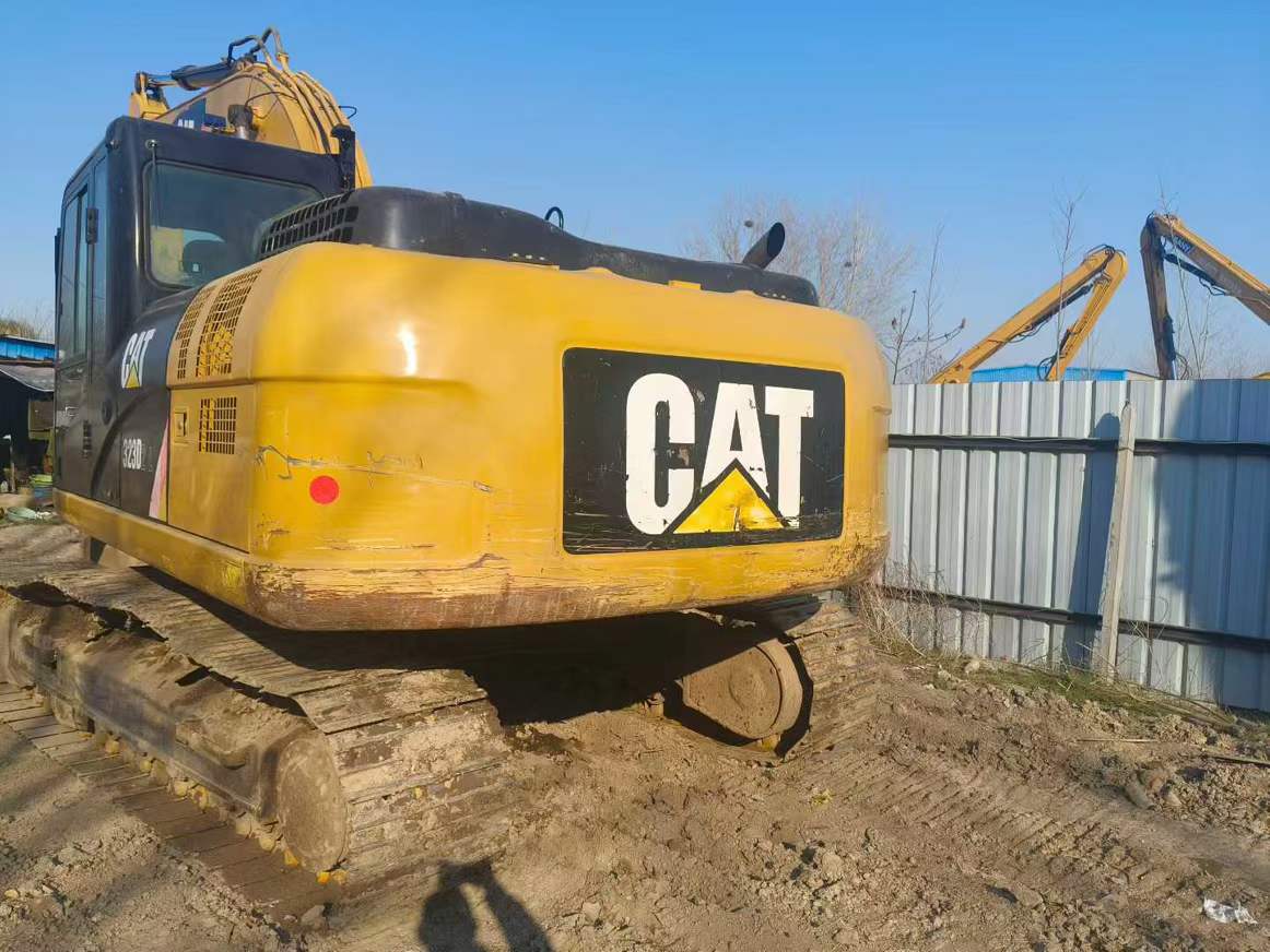Used Caterpillar 323D2L Excavator 2017 Model / 2