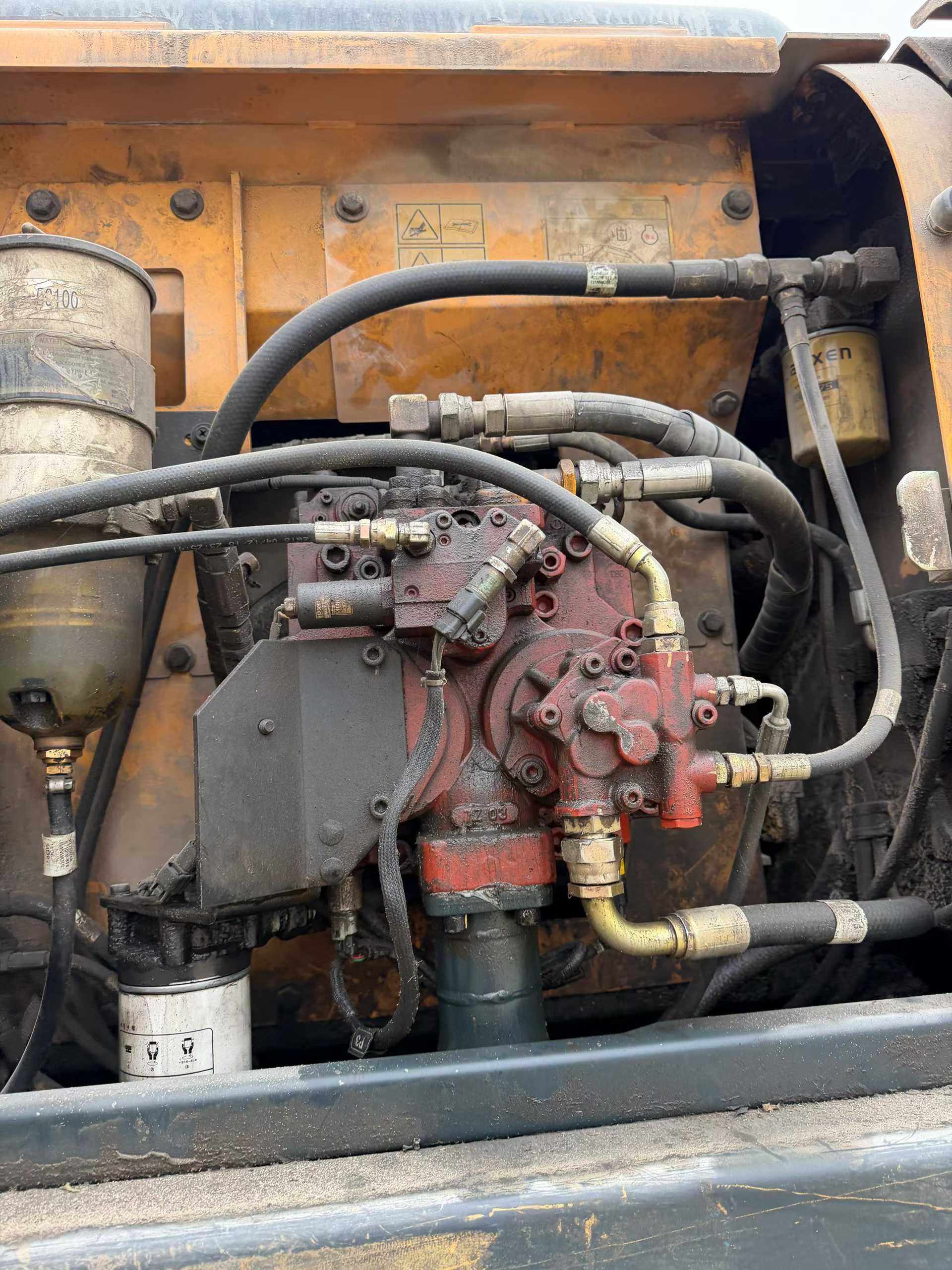 Used Hyundai R210WVS Excavator 2018 Model / 8