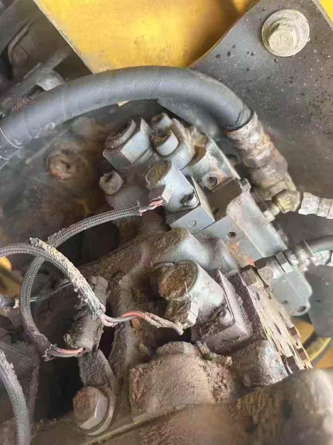 Used Komatsu PC200 Excavator 2016 Model / 6