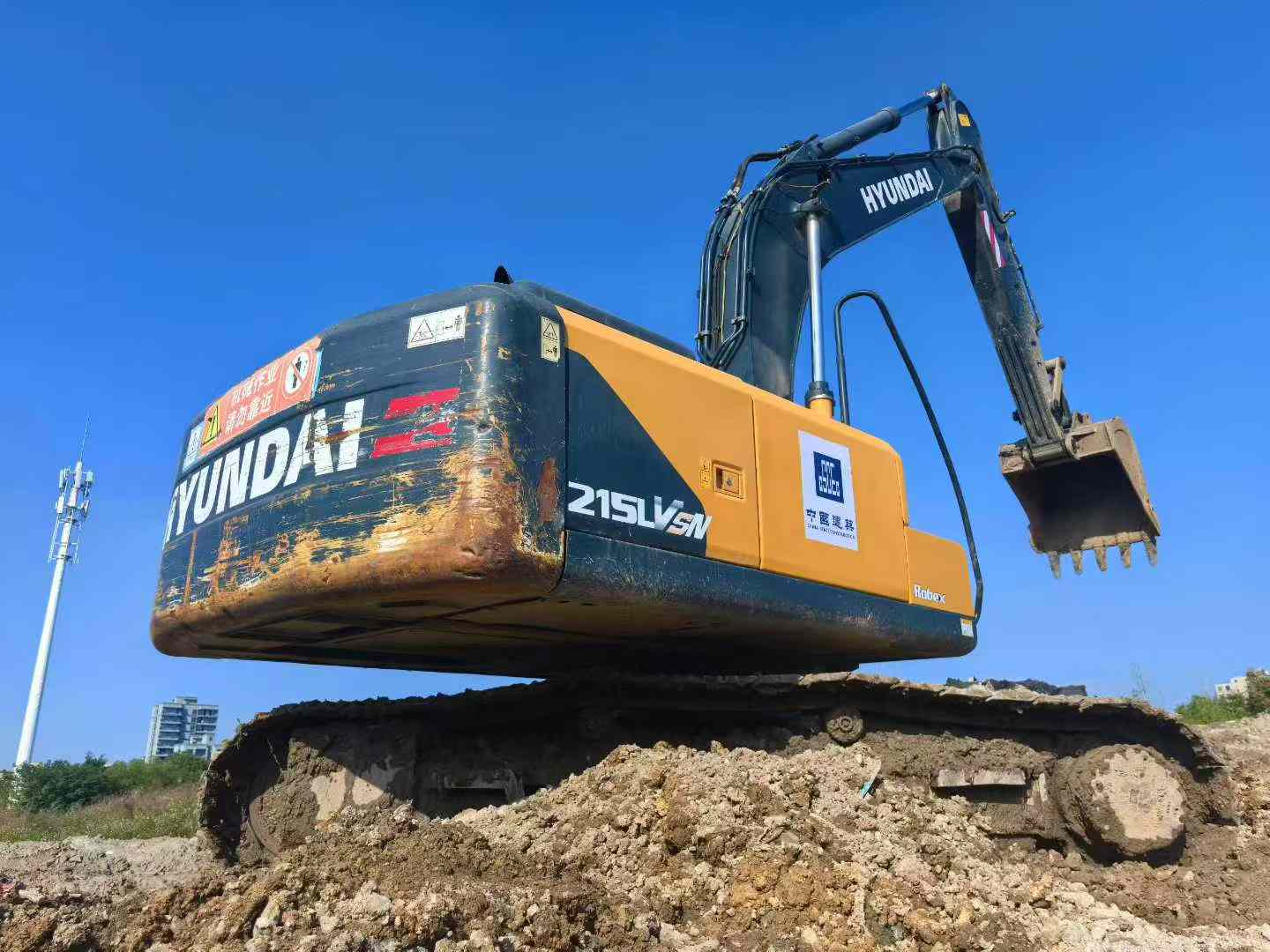 Used Hyundai R215VSN Excavator 2021 Model / 5