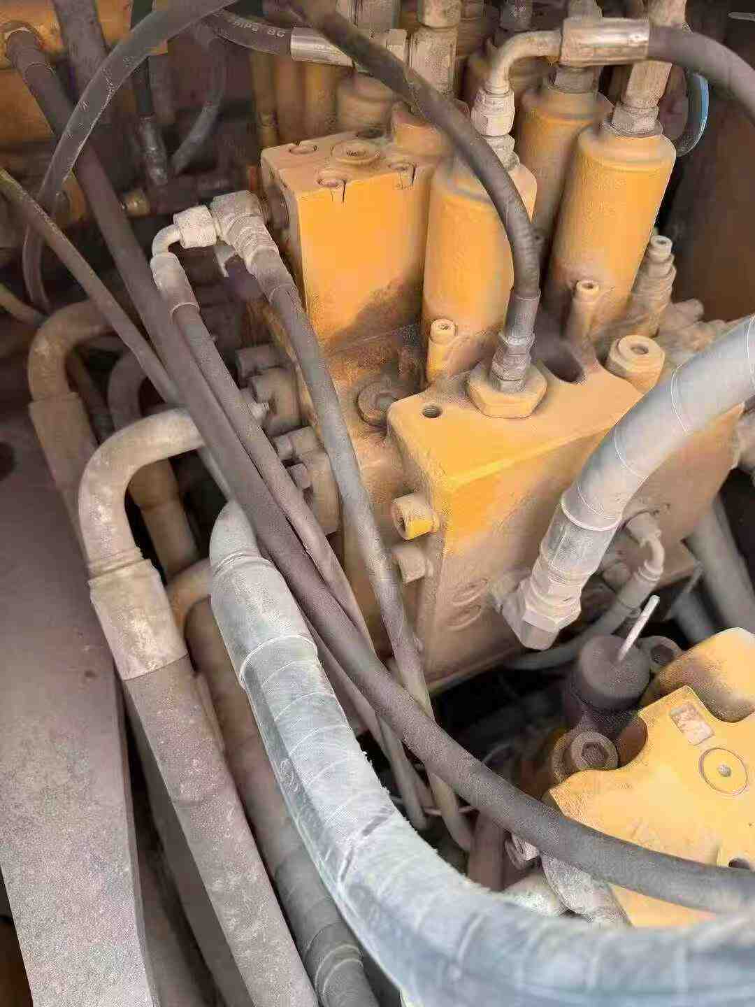 Used Hyundai R215VS Excavator 2019 Model / 7