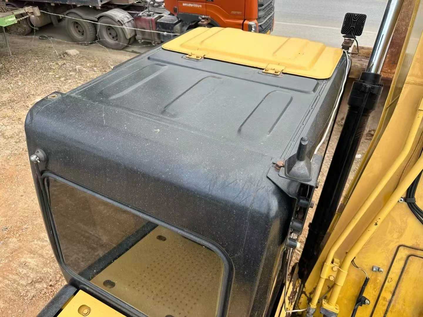 Used Caterpillar 323 Excavator 2015 Model / 6