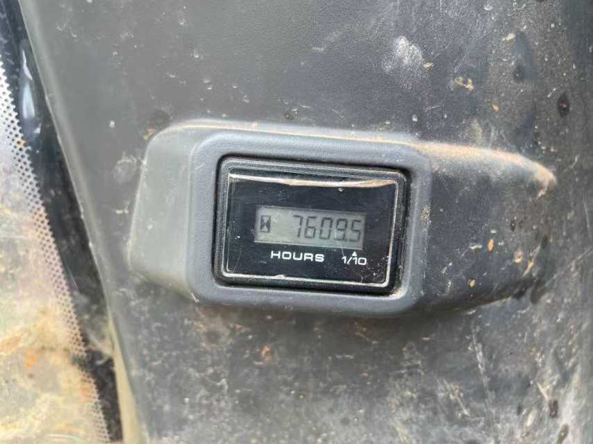 Used Kato HD820R Excavator 2017 Model / 7