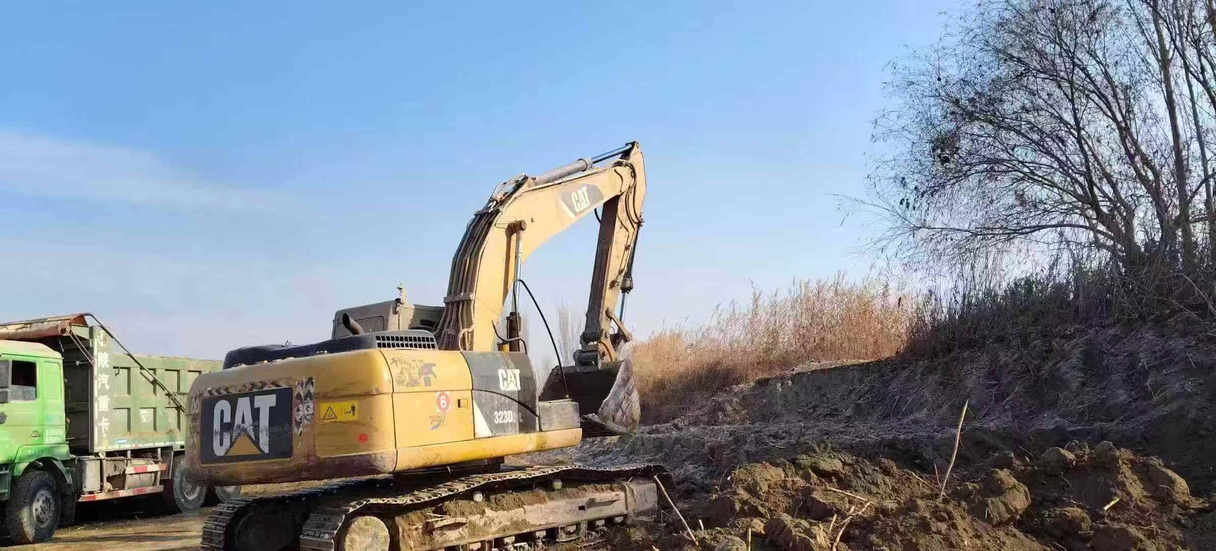 Used Caterpillar 323 Excavator 2017 Model / 3