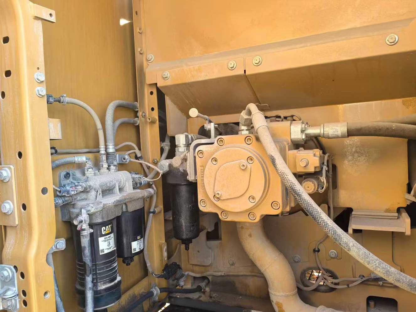 Used Caterpillar 323 Excavator 2021 Model / 5