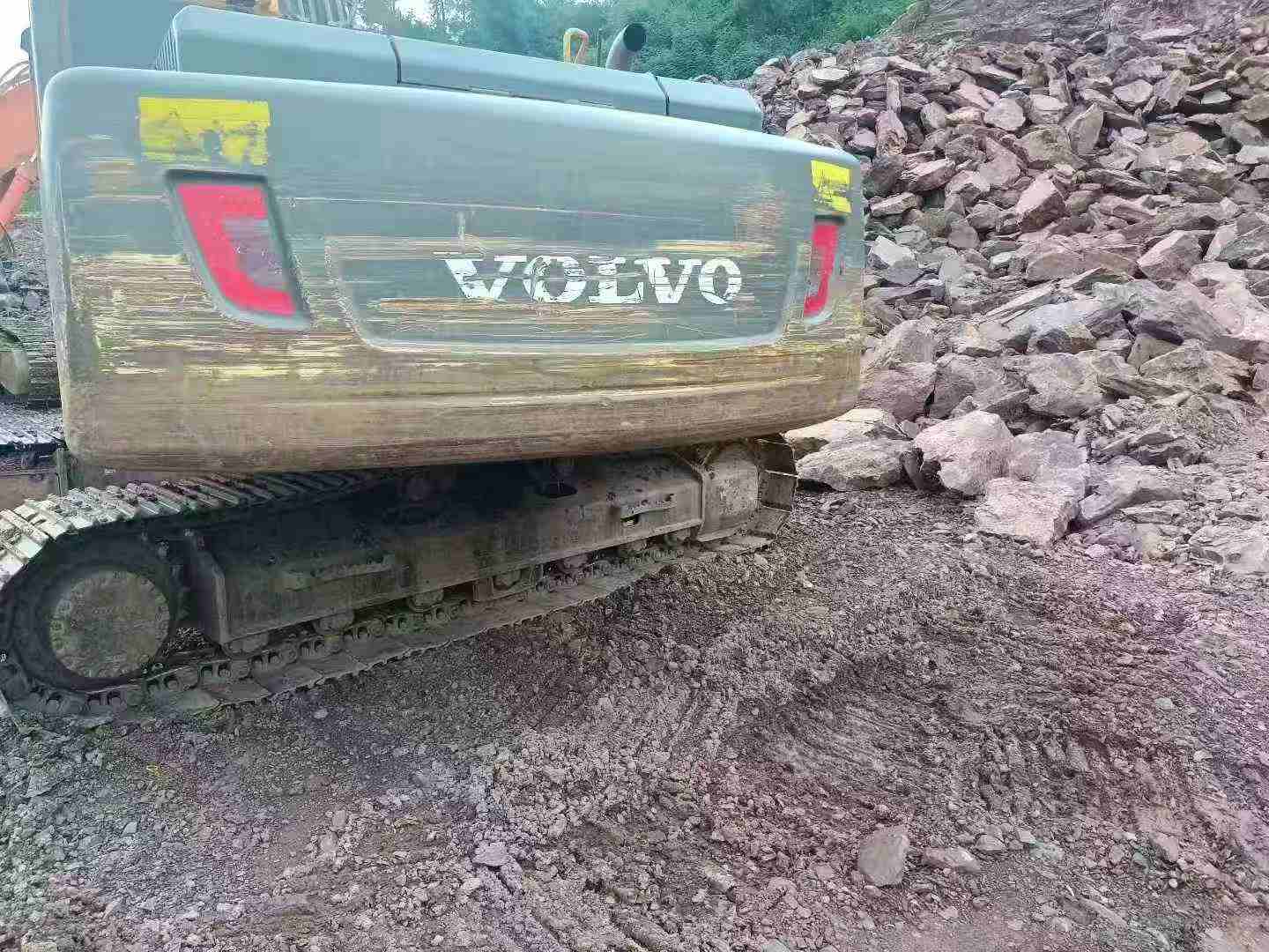 Used Volvo EC200 Excavator 2020 Model / 3