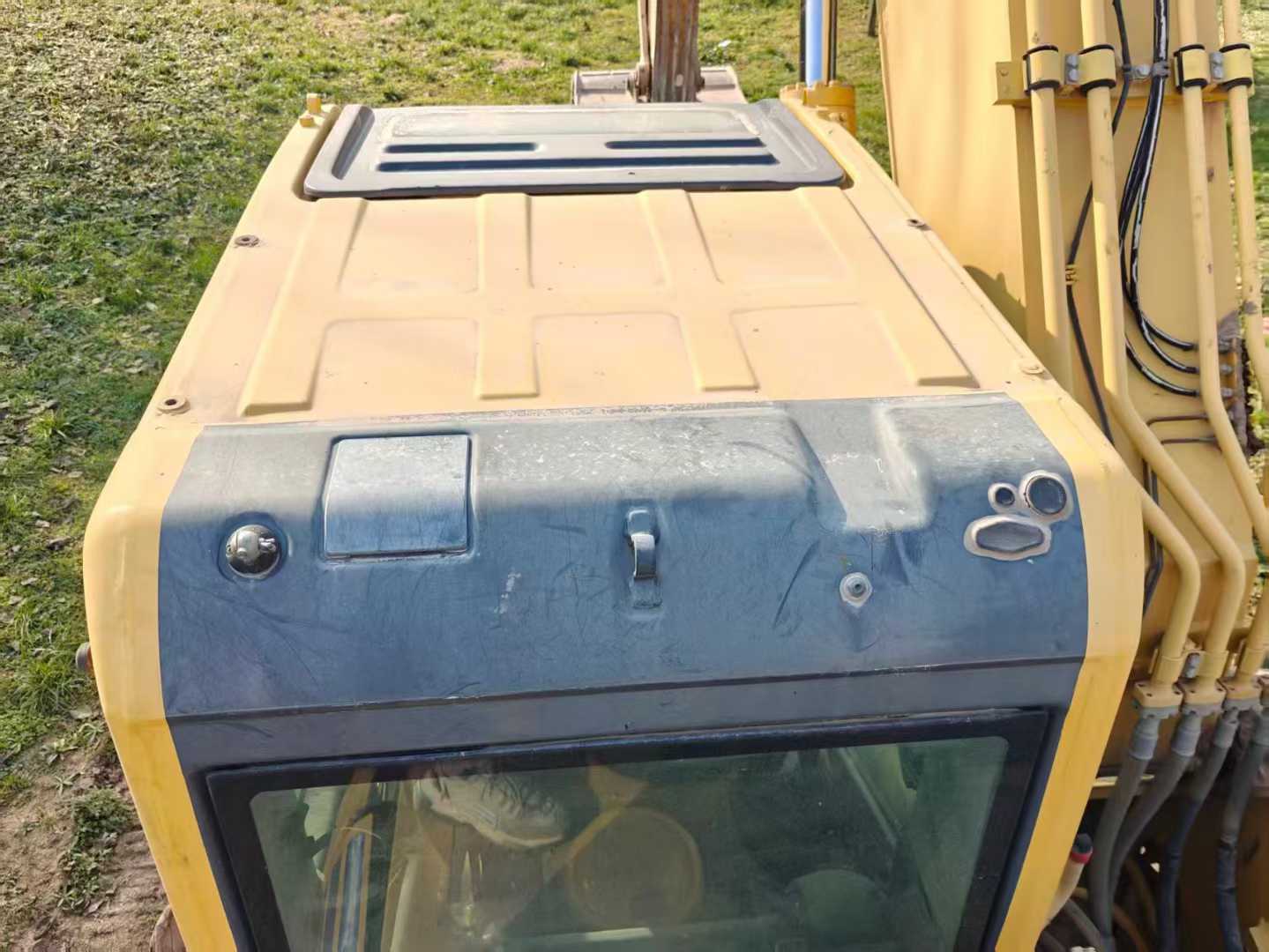 Used Komatsu PC220 Excavator 2014 Model / 7