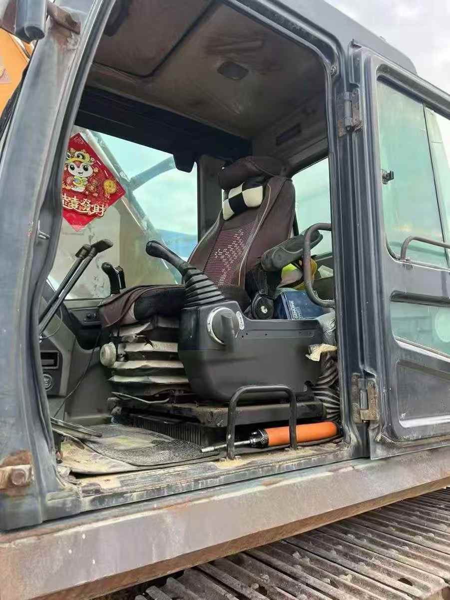 Used Hyundai R225-7 Excavator 2016 Model / 3