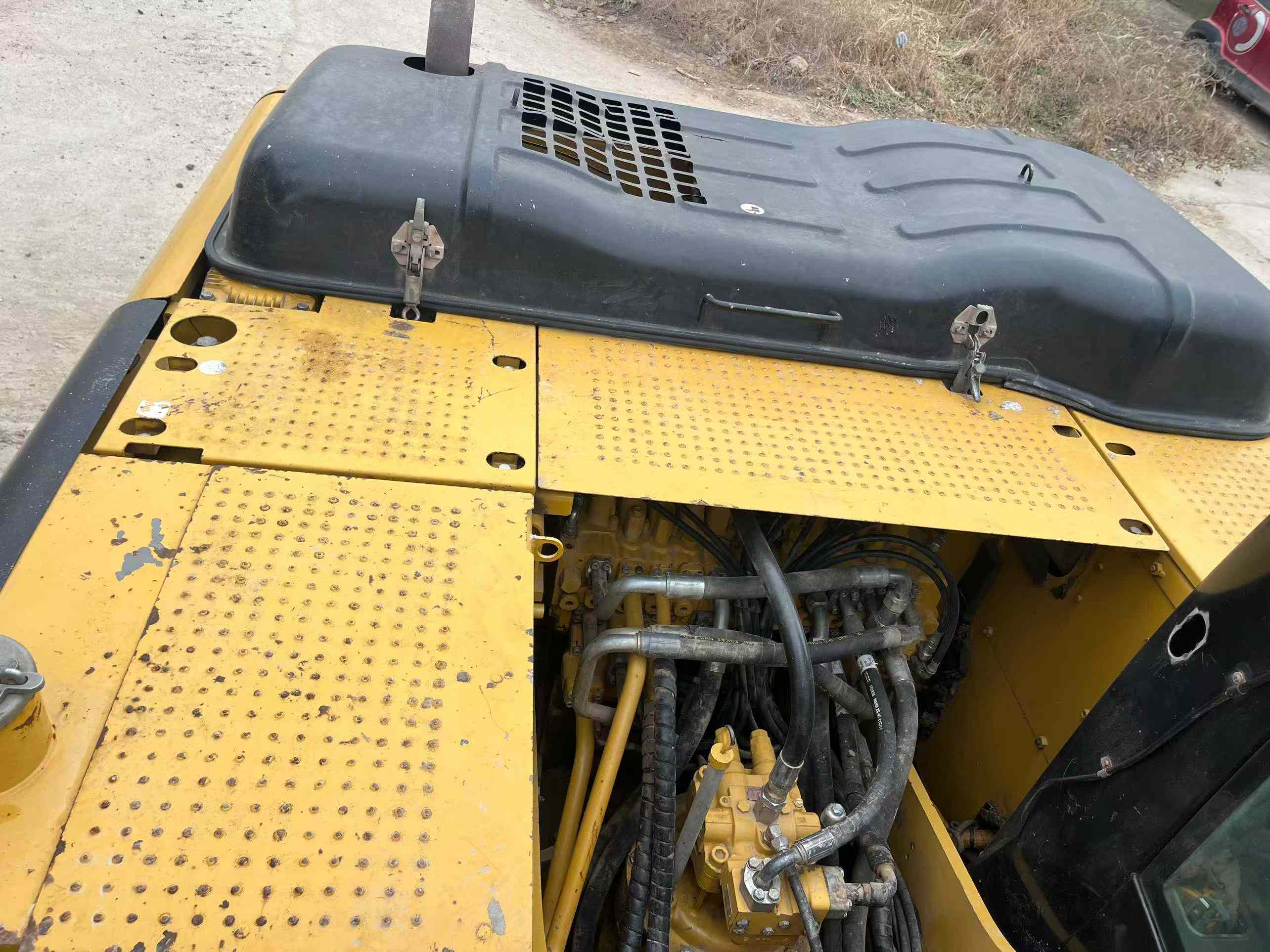 Buy Caterpillar 320D Used Excavator / 8 Used Caterpillar 320D Excavator 2014 Model / 8