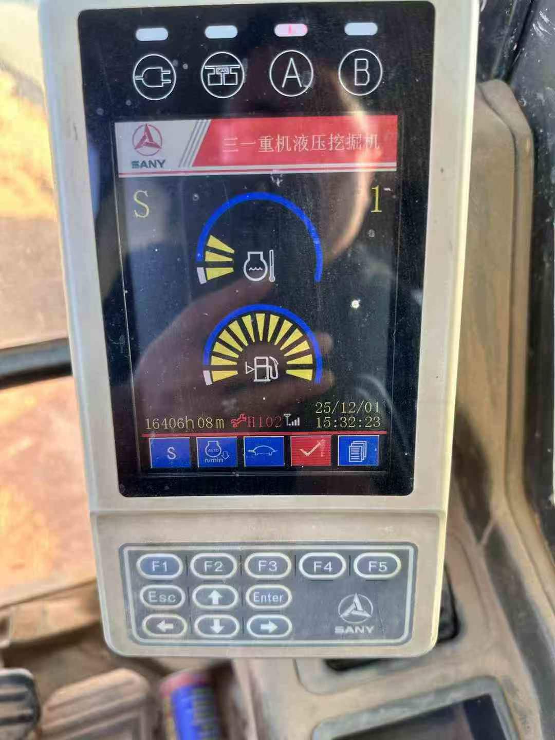 Used Sany SY215W Excavator 2016 Model / 5