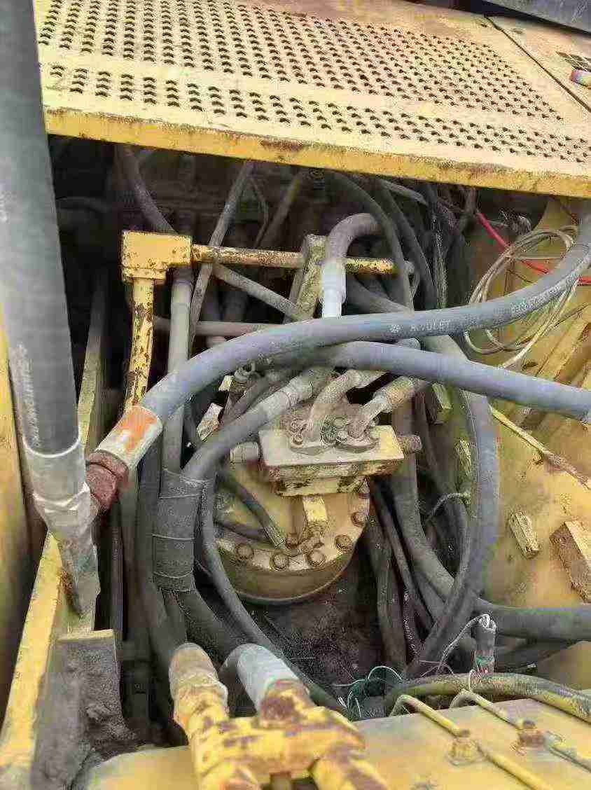 Used Caterpillar 320B Excavator 2016 Model / 4