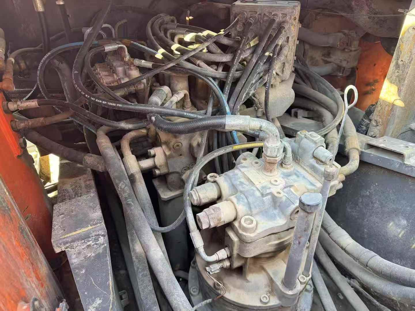 Used Hitachi ZAXIS200 Excavator 2010 Model / 6